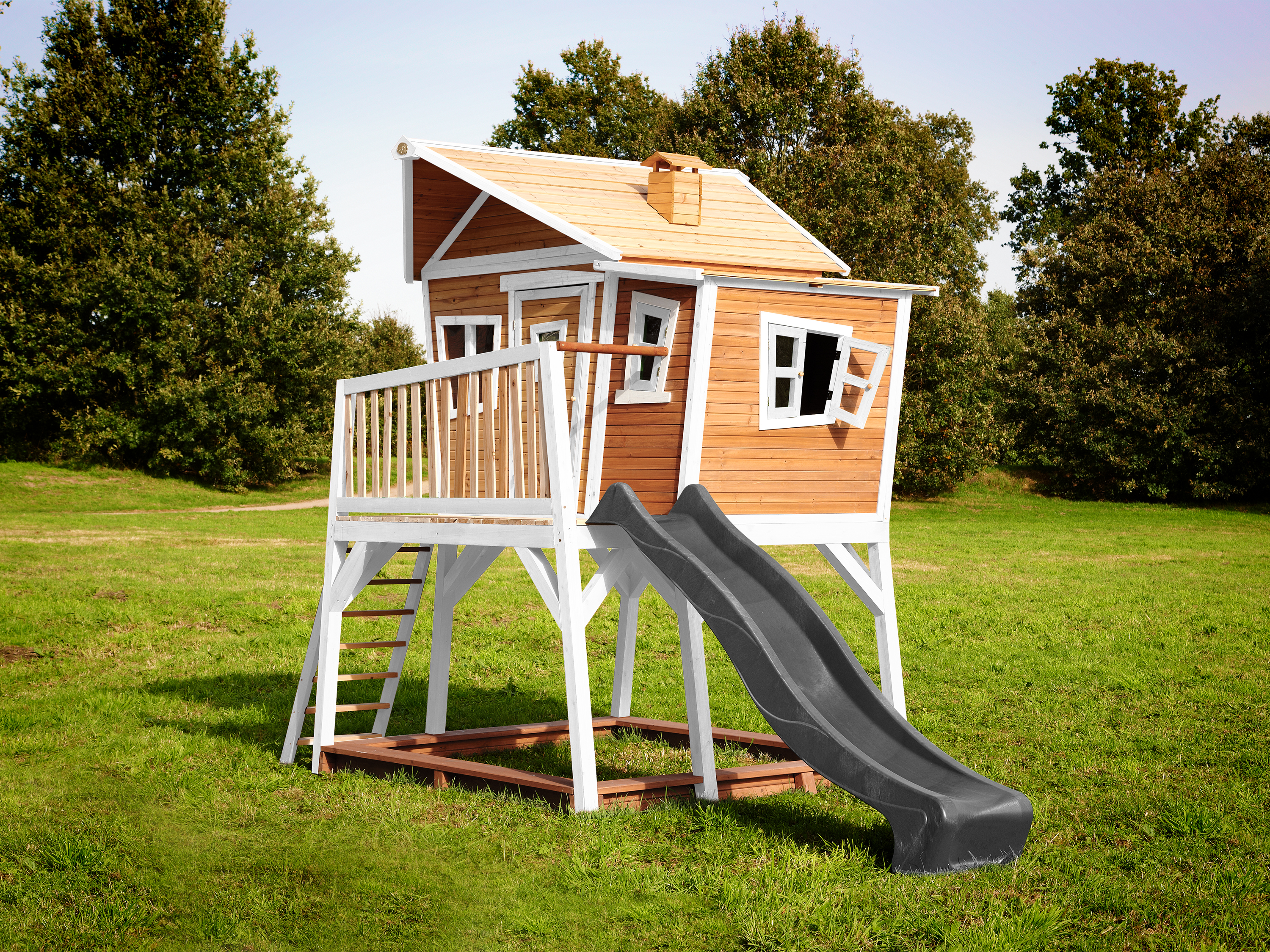 AXI Max Playhouse Brown/White - Grey Slide
