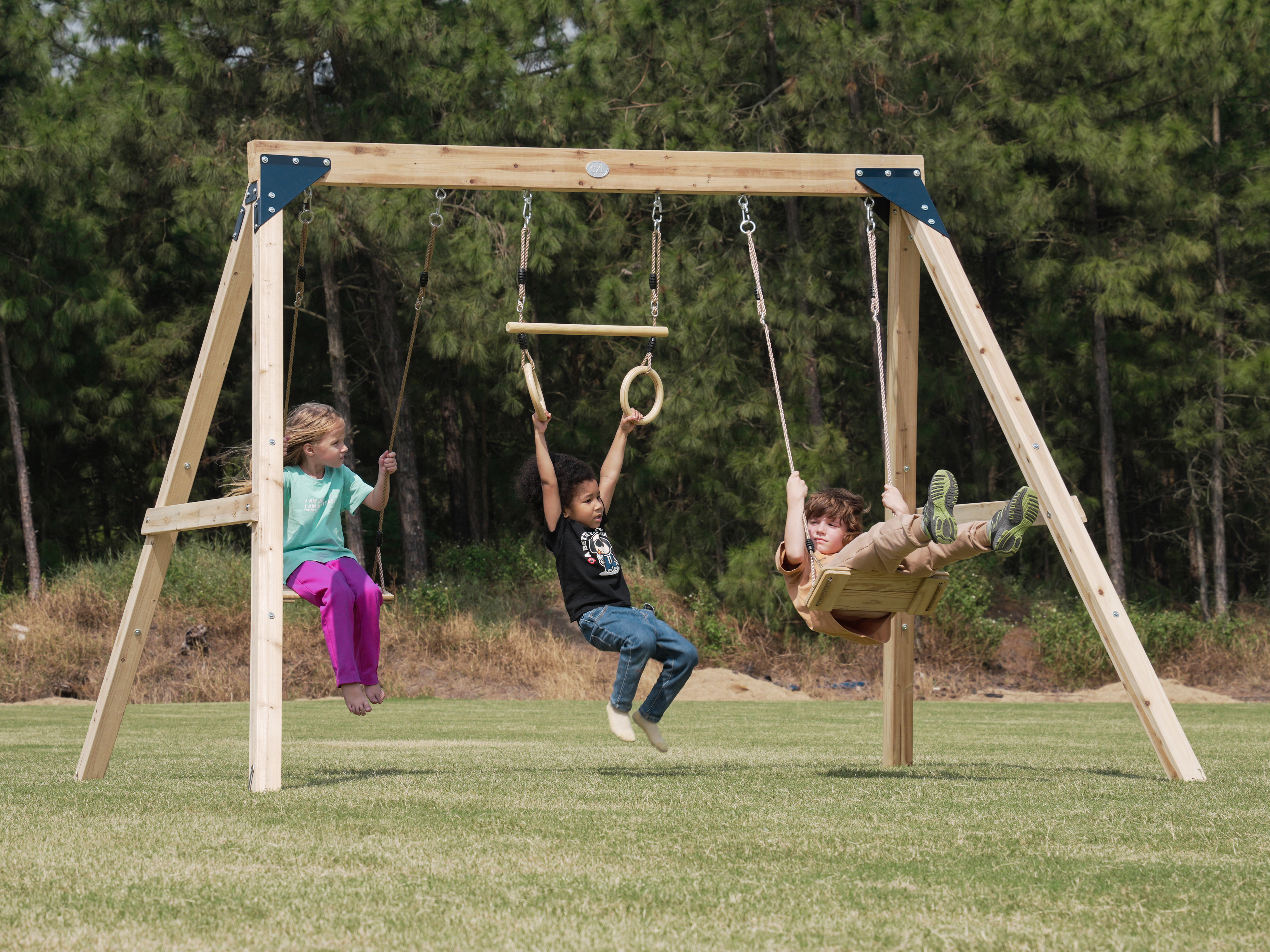 AXI Maya Double Swing Set with Trapeze