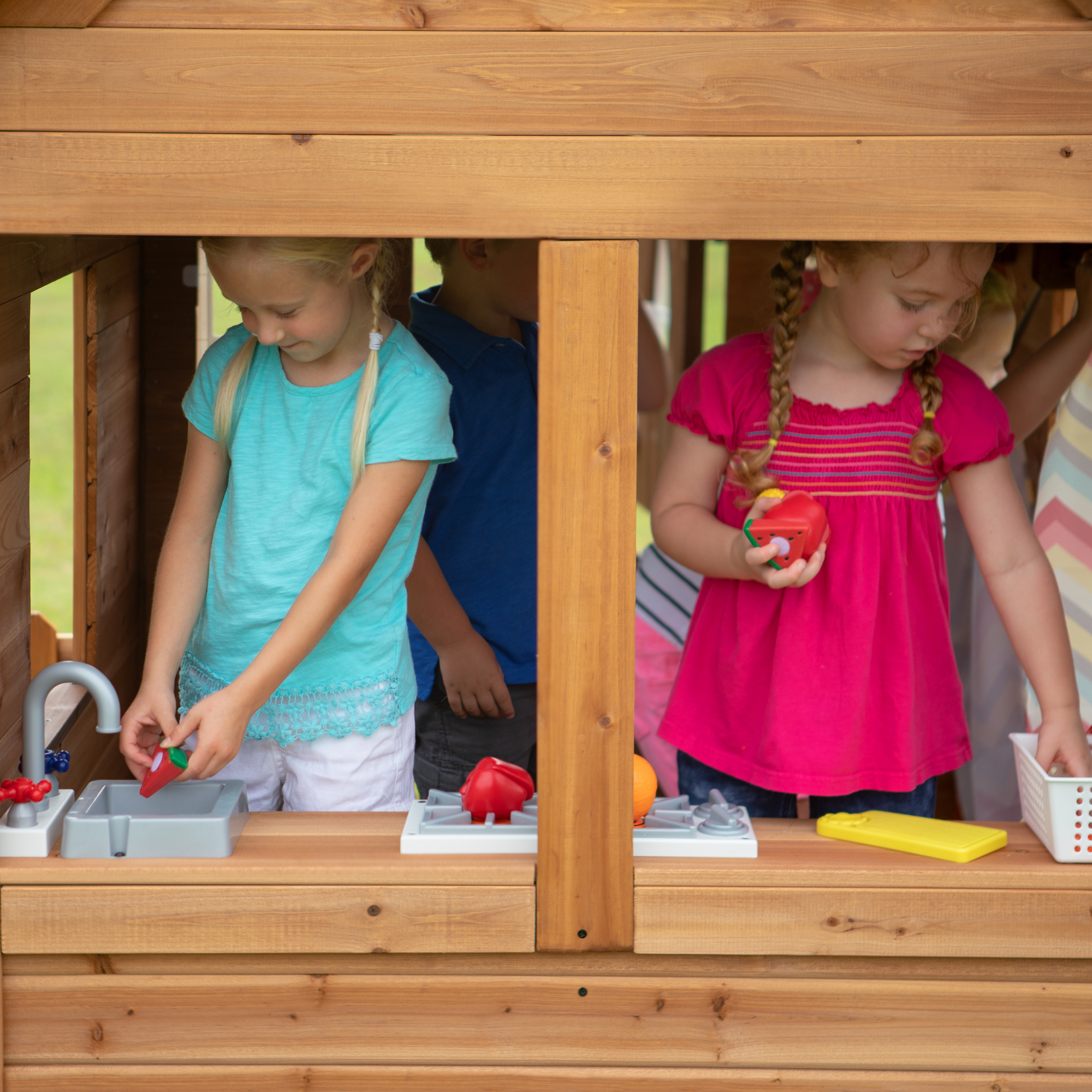 Backyard Discovery Aspen Playhouse