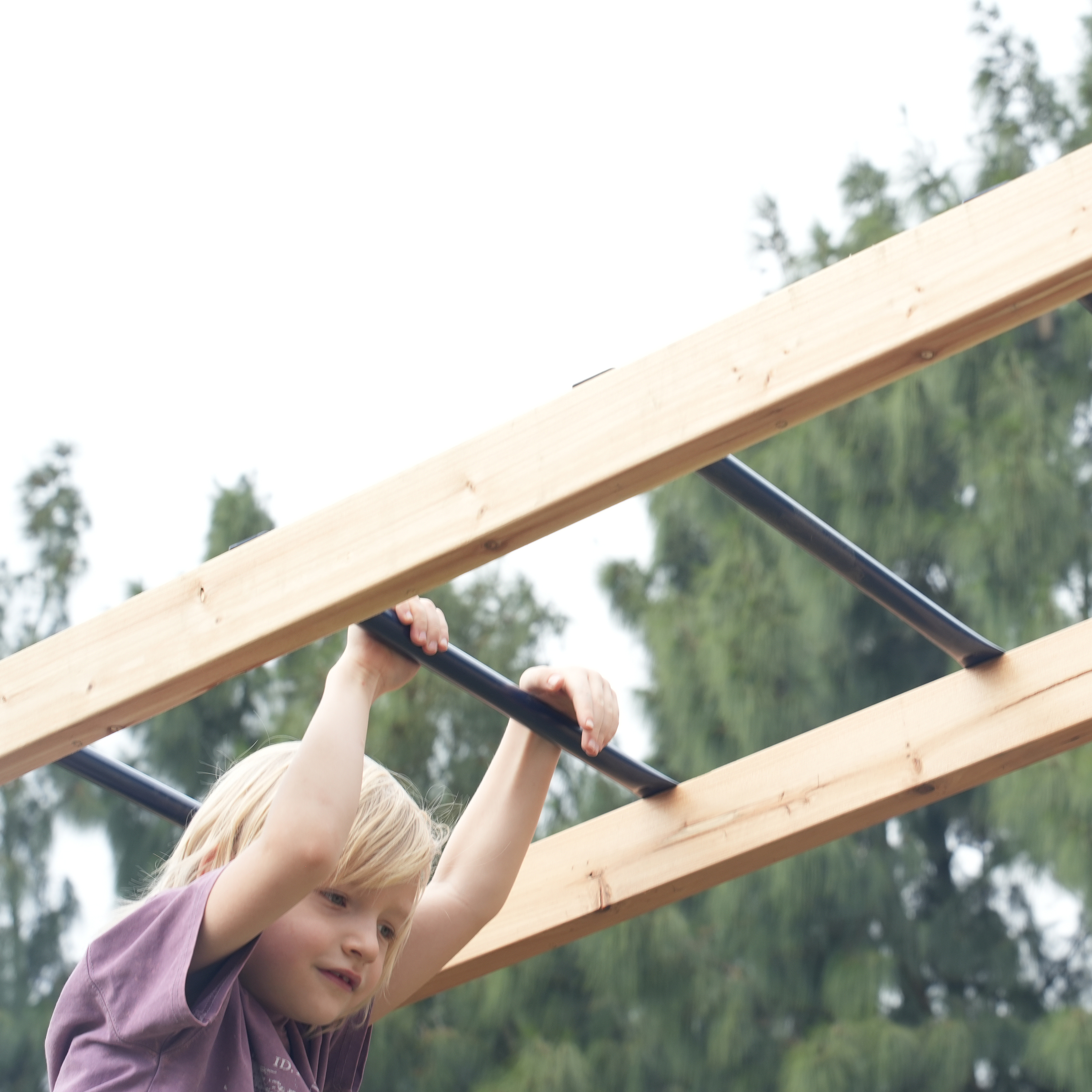AXI Hunter Climbing Frame with Swings, Climbing Frame, Climbing Bridge and Multiple Platforms – Grey Double Slide