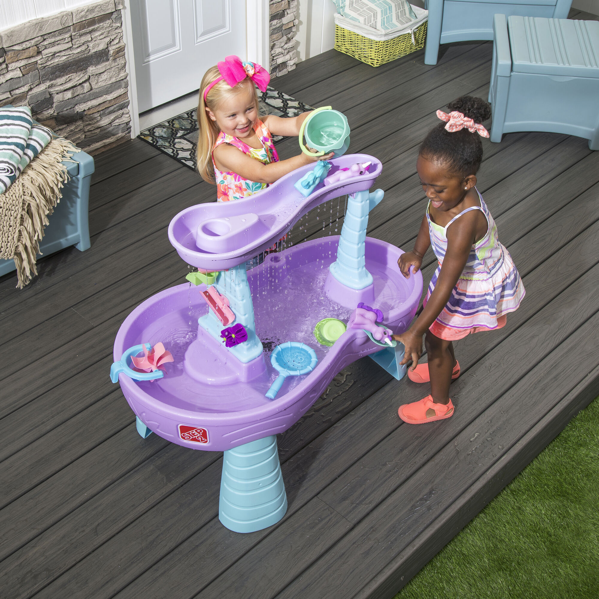 Step2 Rain Showers & Unicorns Water Table