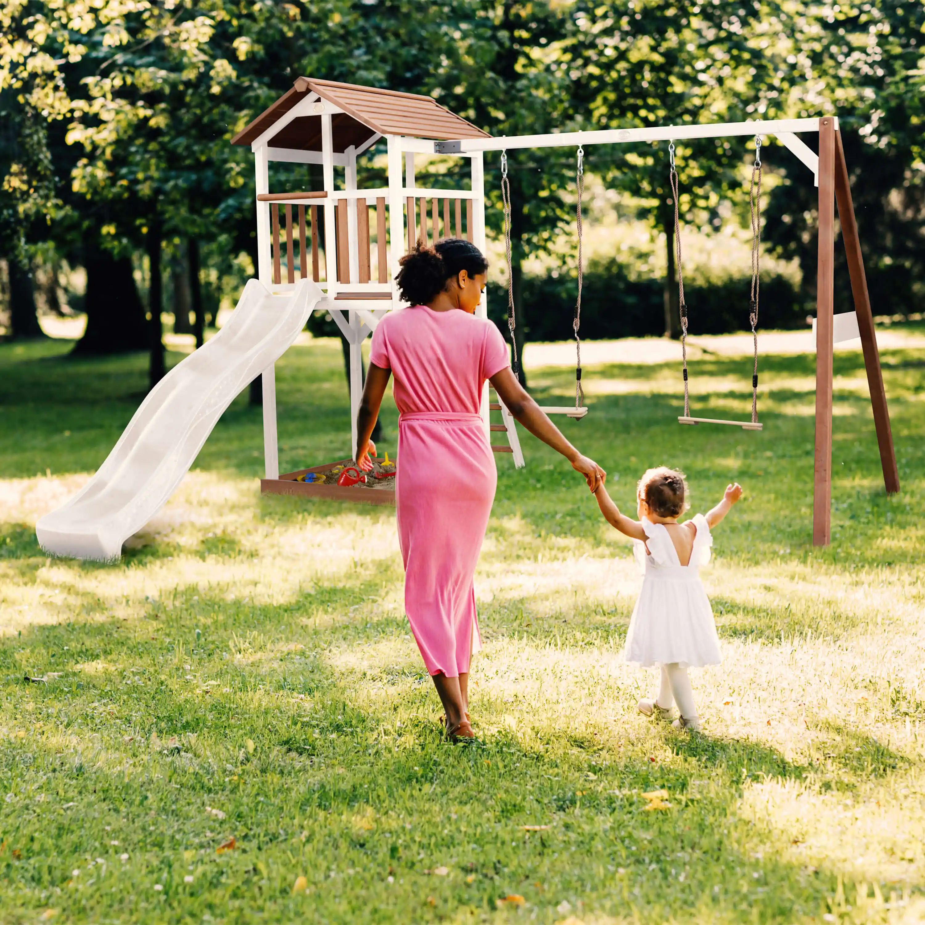 AXI Beach Tower with Double Swing Set Brown/White - White Slide