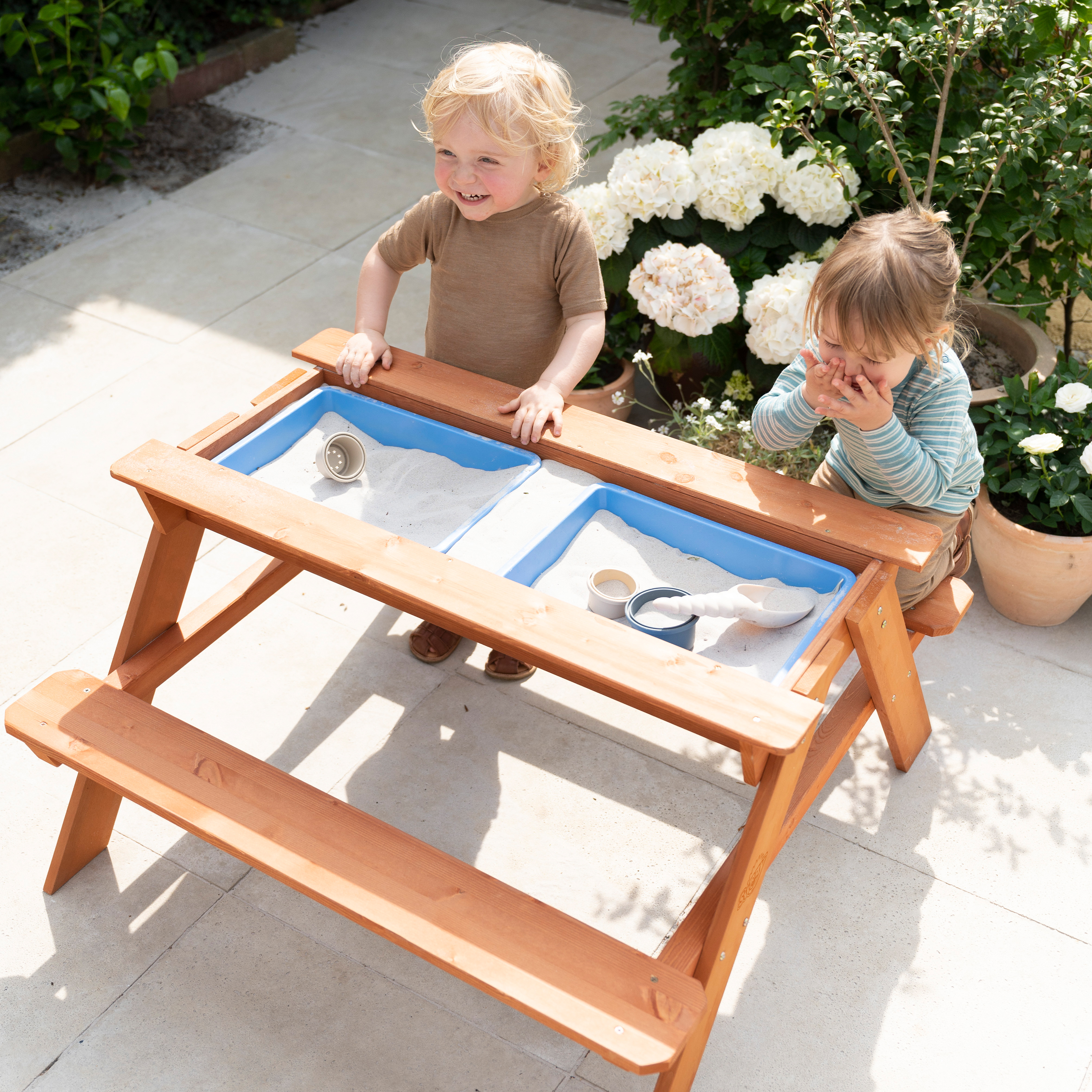 Sunny Dave Sand & Water Picnic Table - Brown