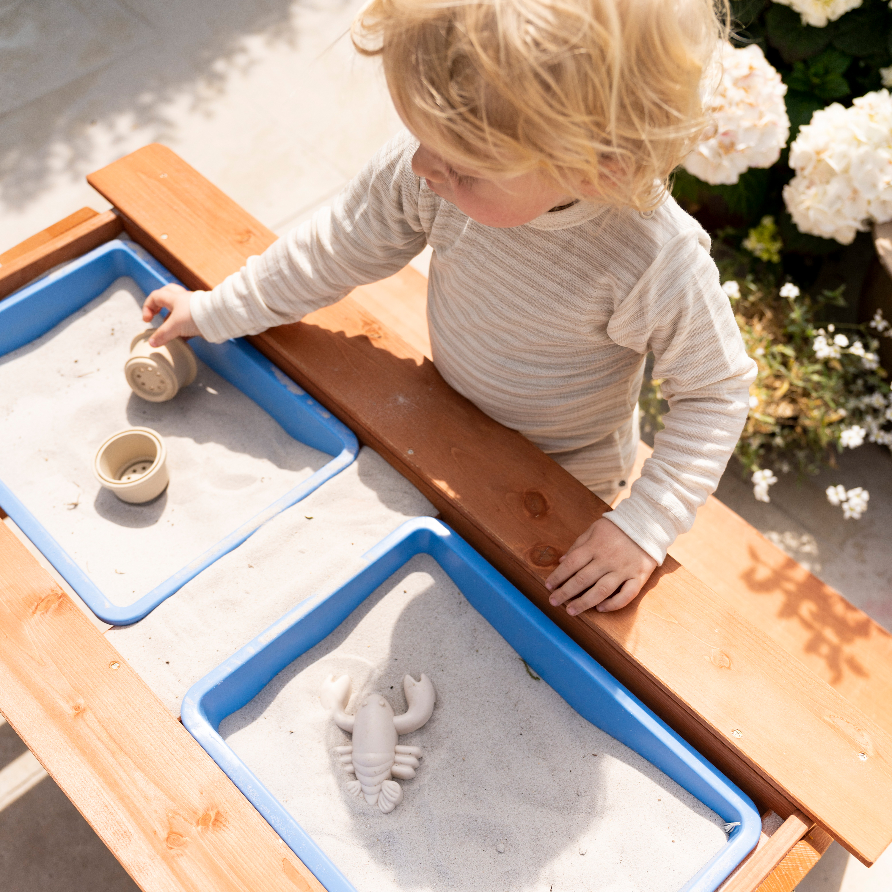 Sunny Dave Sand & Water Picnic Table - Brown