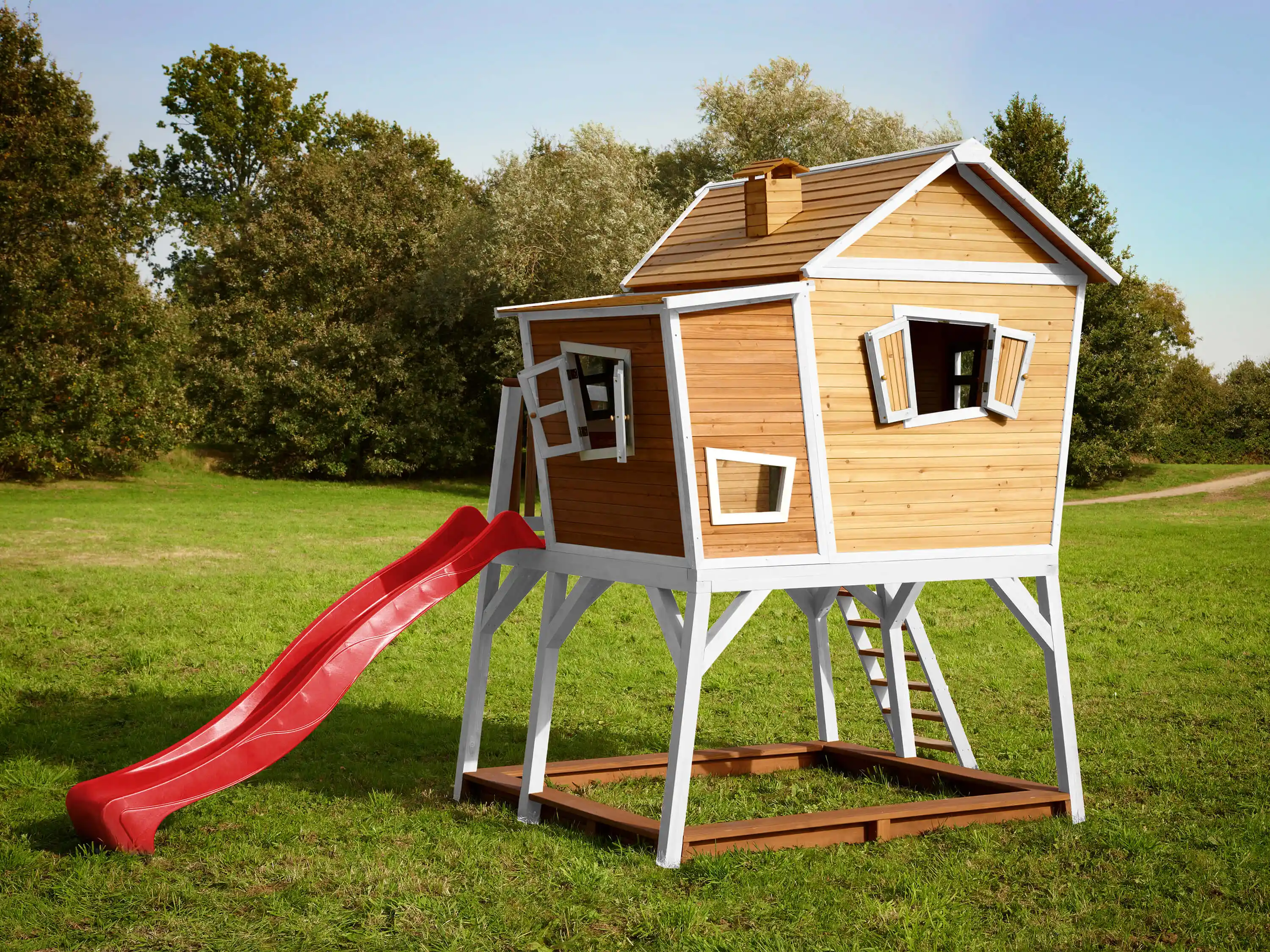 AXI Max Playhouse Brown/White - Red Slide