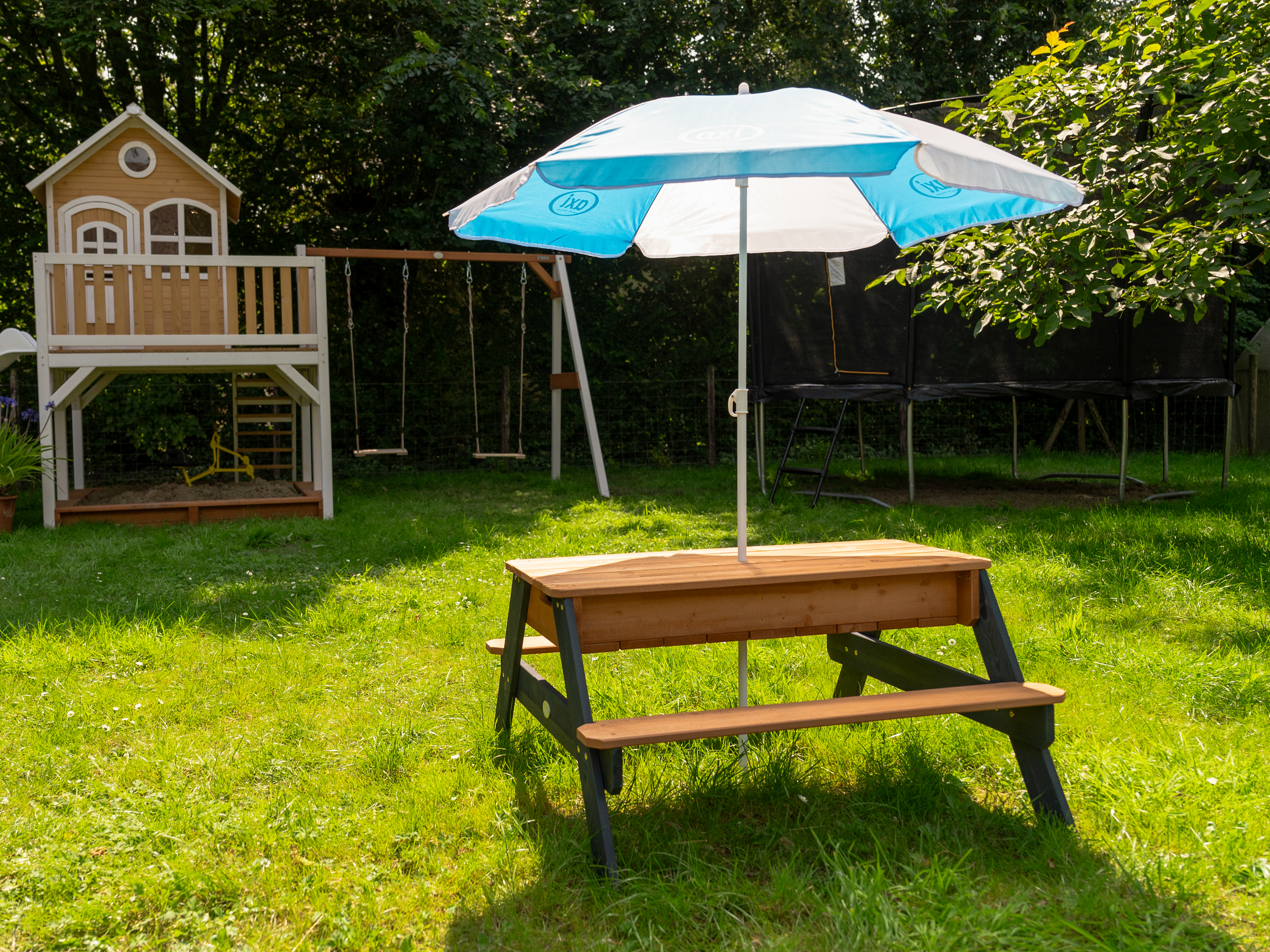 AXI Nick Zand & Water Picknicktafel Antraciet/bruin Limited - Parasol Blauw/wit