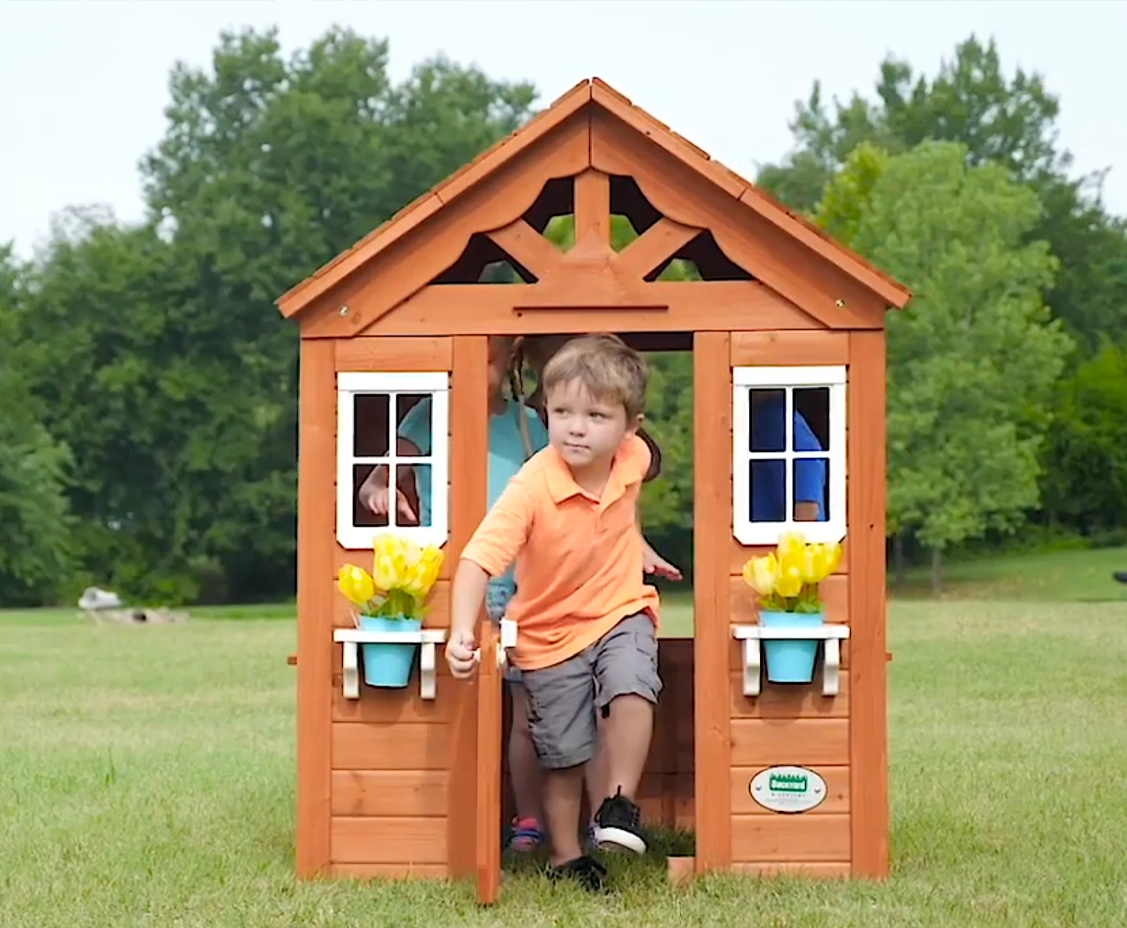 Backyard Discovery Timberlake Playhouse