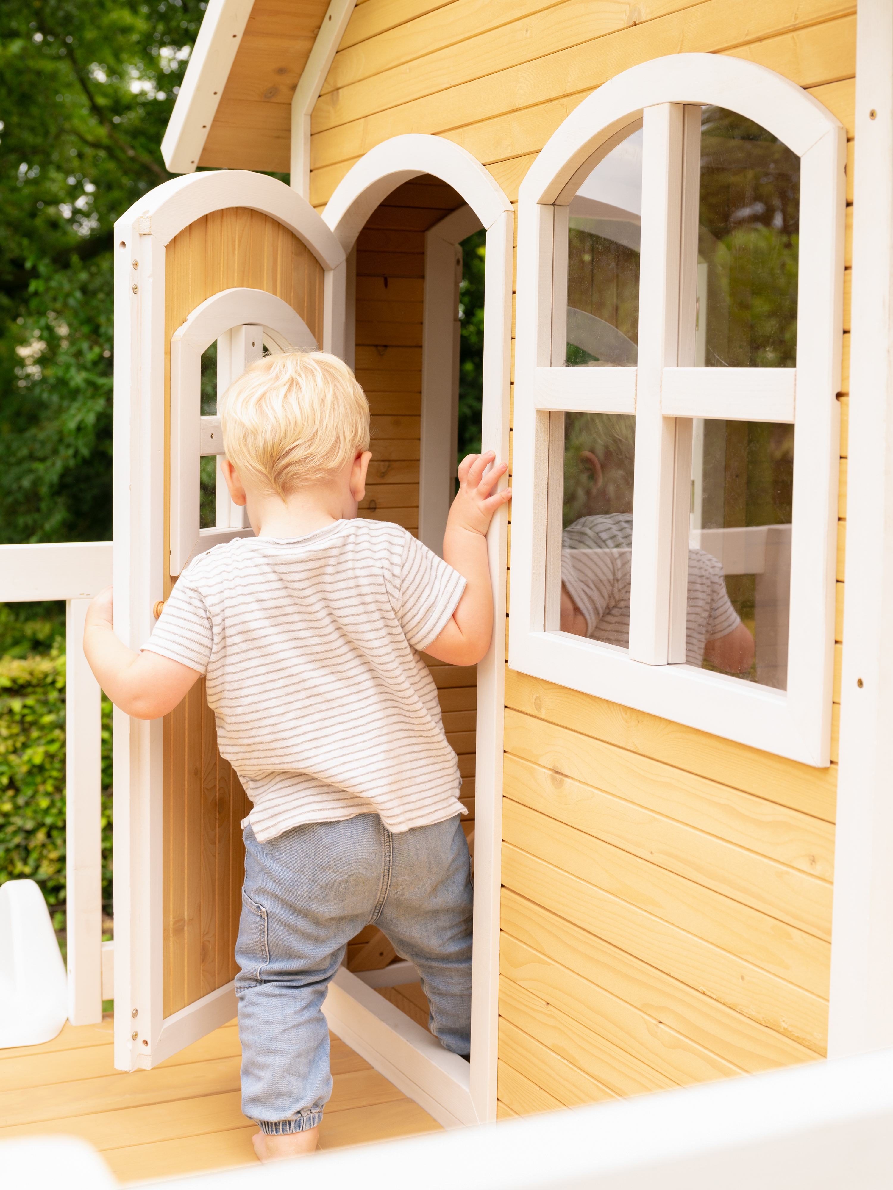 AXI Liam Playhouse with Double Swing Set Brown/White - White Slide