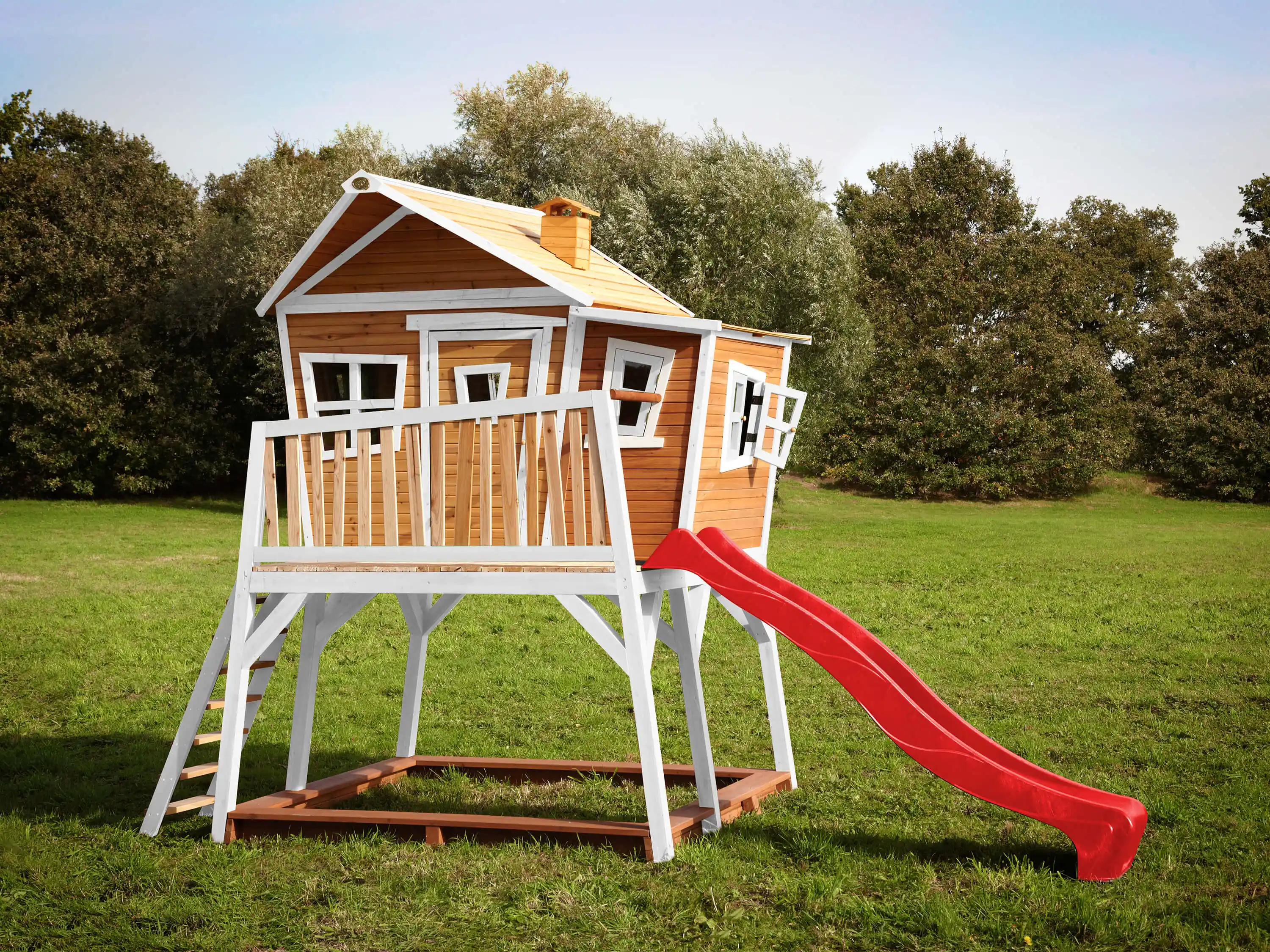 AXI Max Playhouse Brown/White - Red Slide