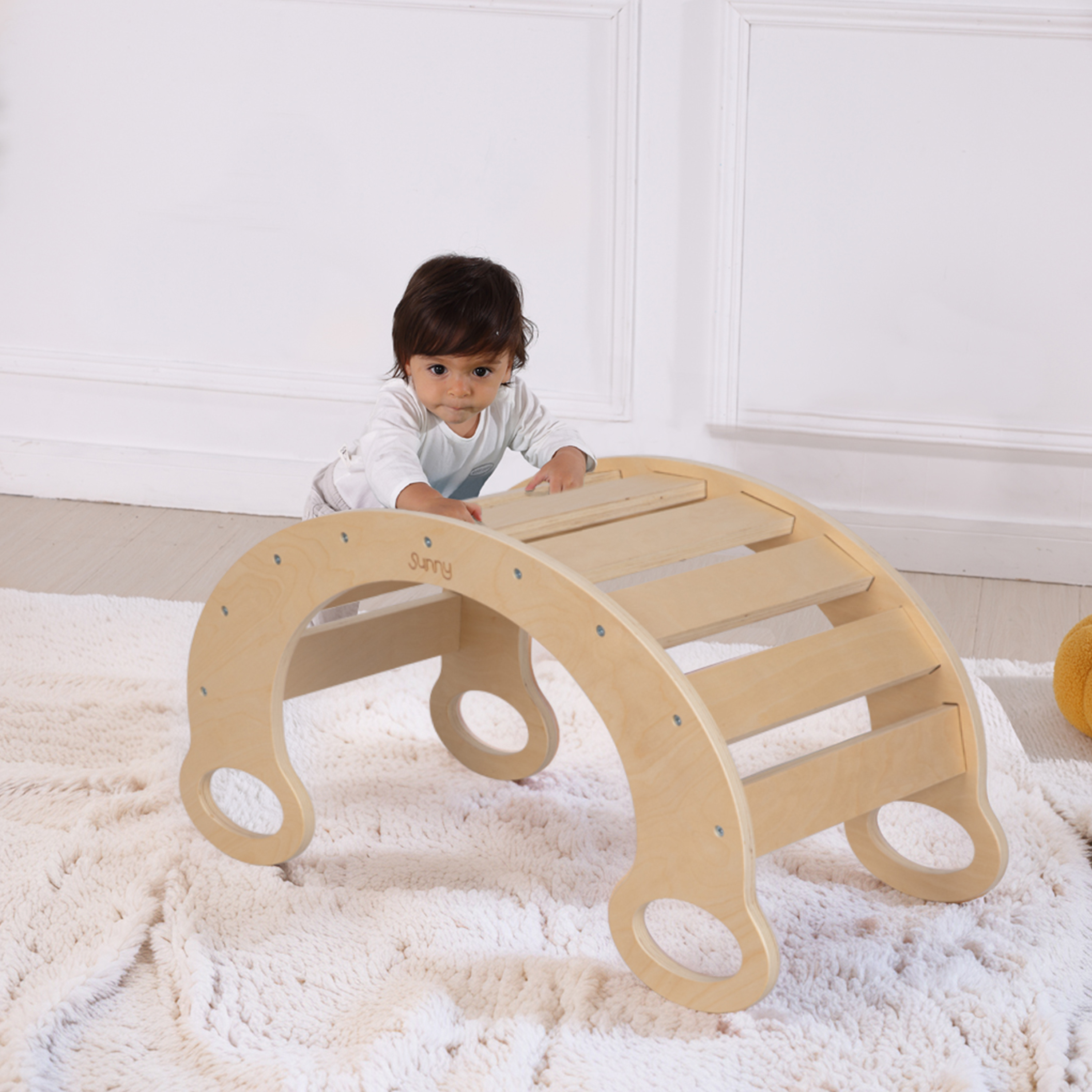 Sunny Marlie Climbing Arch Rocker Natural