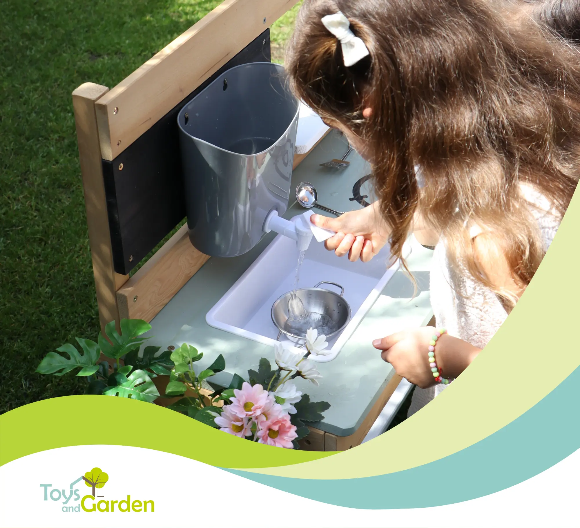 Why outdoor play matters (and how to make it even more fun with our outdoor toys)
