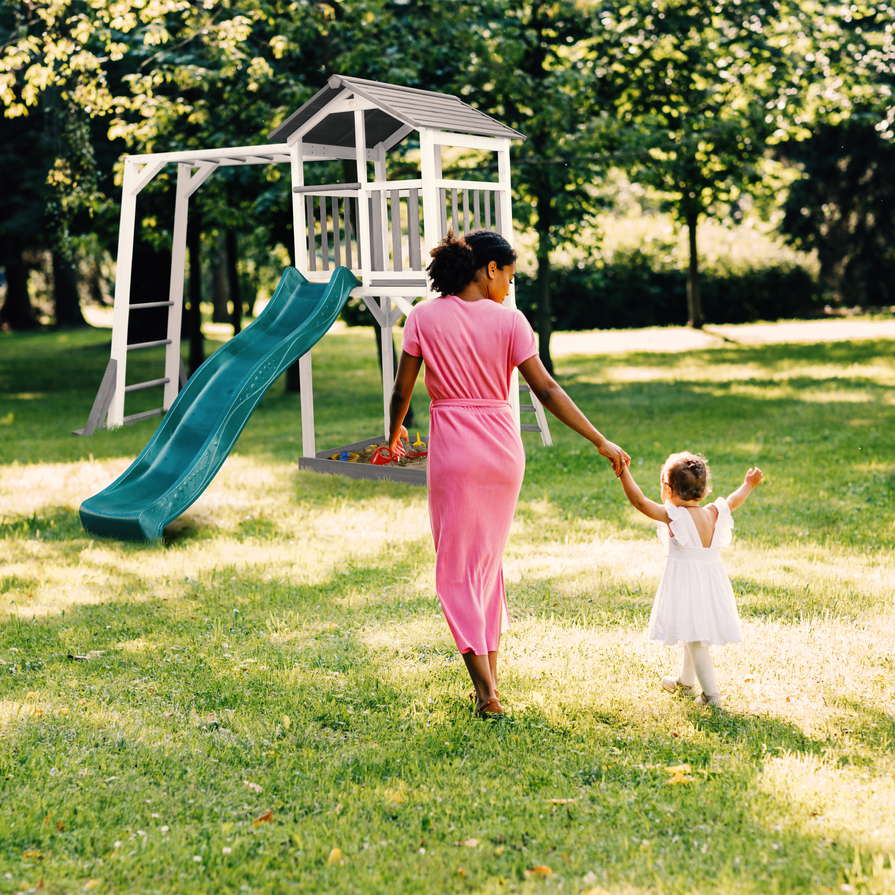 AXI Beach Tower with Climbing Frame Grey/White - Green Slide