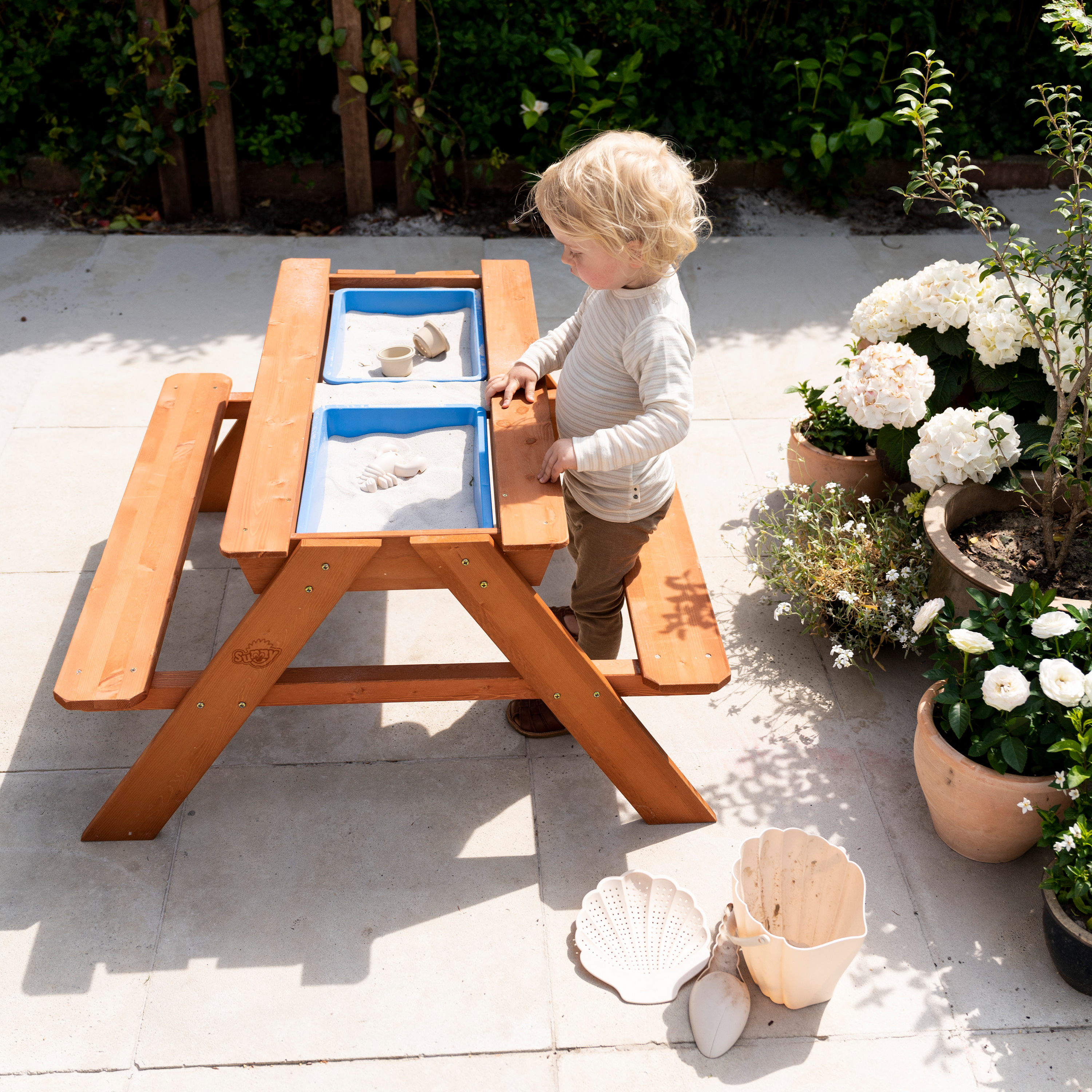 Sunny Dave Sand & Water Picnic Table - Brown