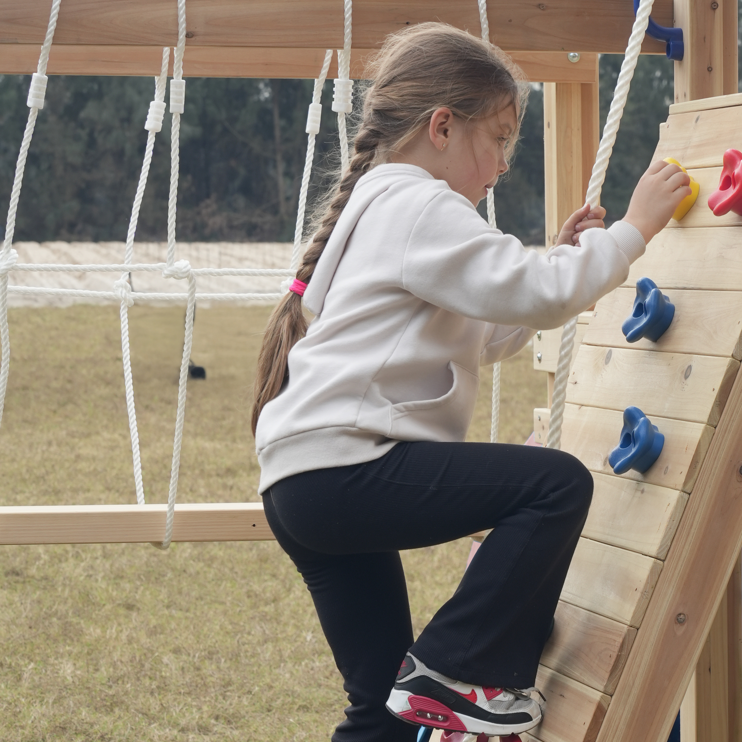AXI Hunter Climbing Frame with Swings, Climbing Frame, Climbing Bridge and Multiple Platforms – Green Double Slide