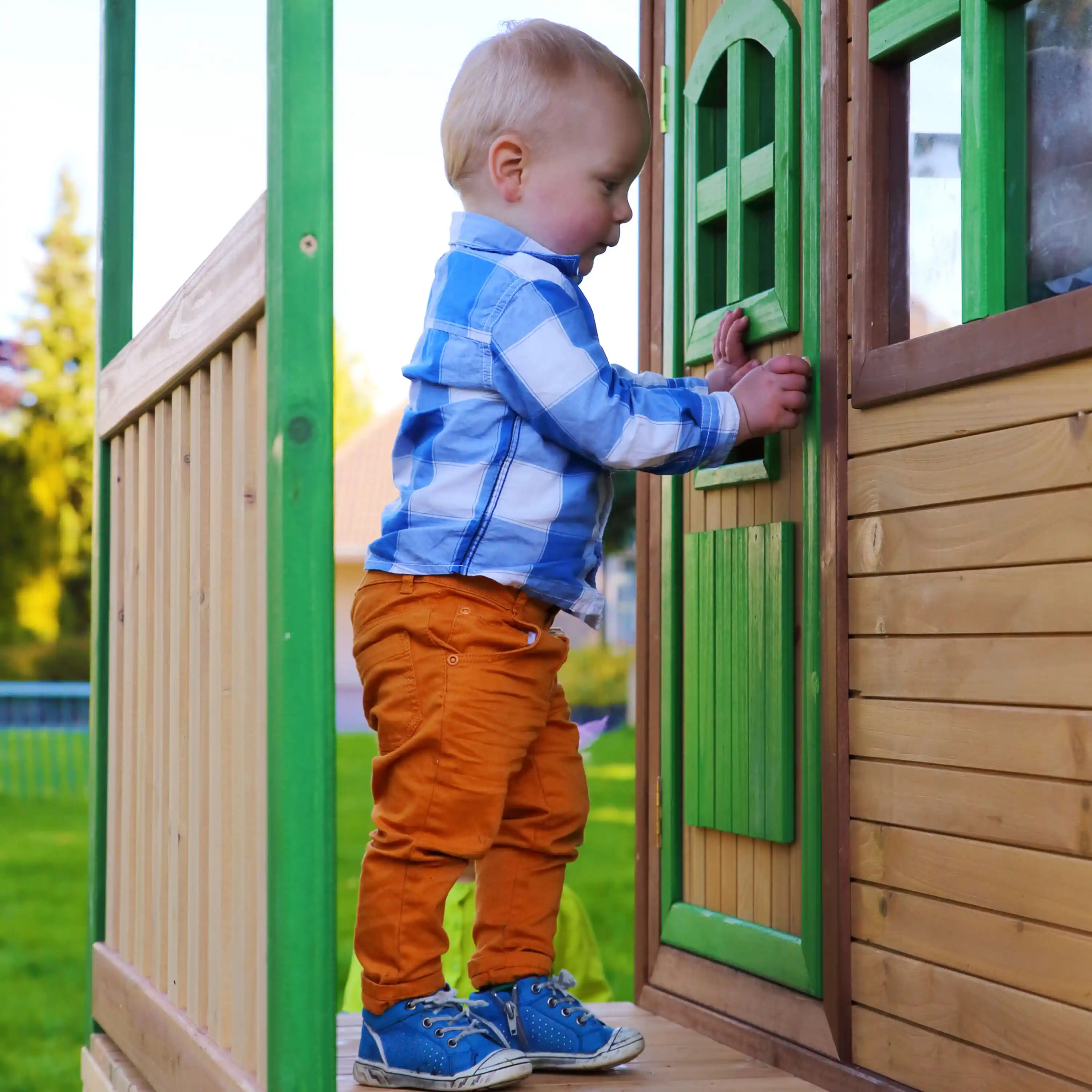 AXI Tom Playhouse Brown/Green - Red Slide