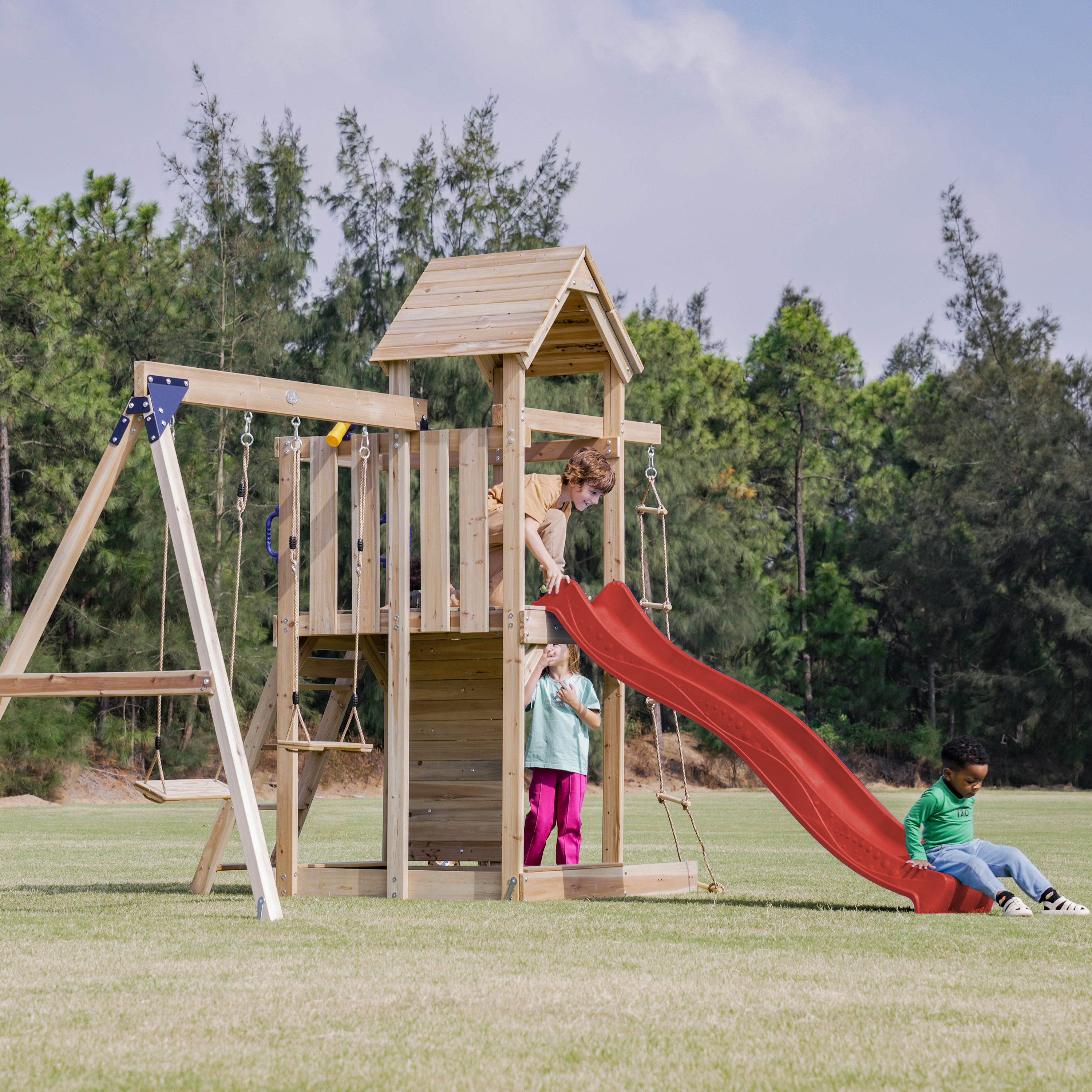 AXI Moos Speeltoestel met Dubbele Schommel en Touwladder Bruin – Rode Glijbaan -8720365064500 AXI Moos Speeltoestel met Dubbele Schommel en Touwladder Bruin – Rode Glijbaan