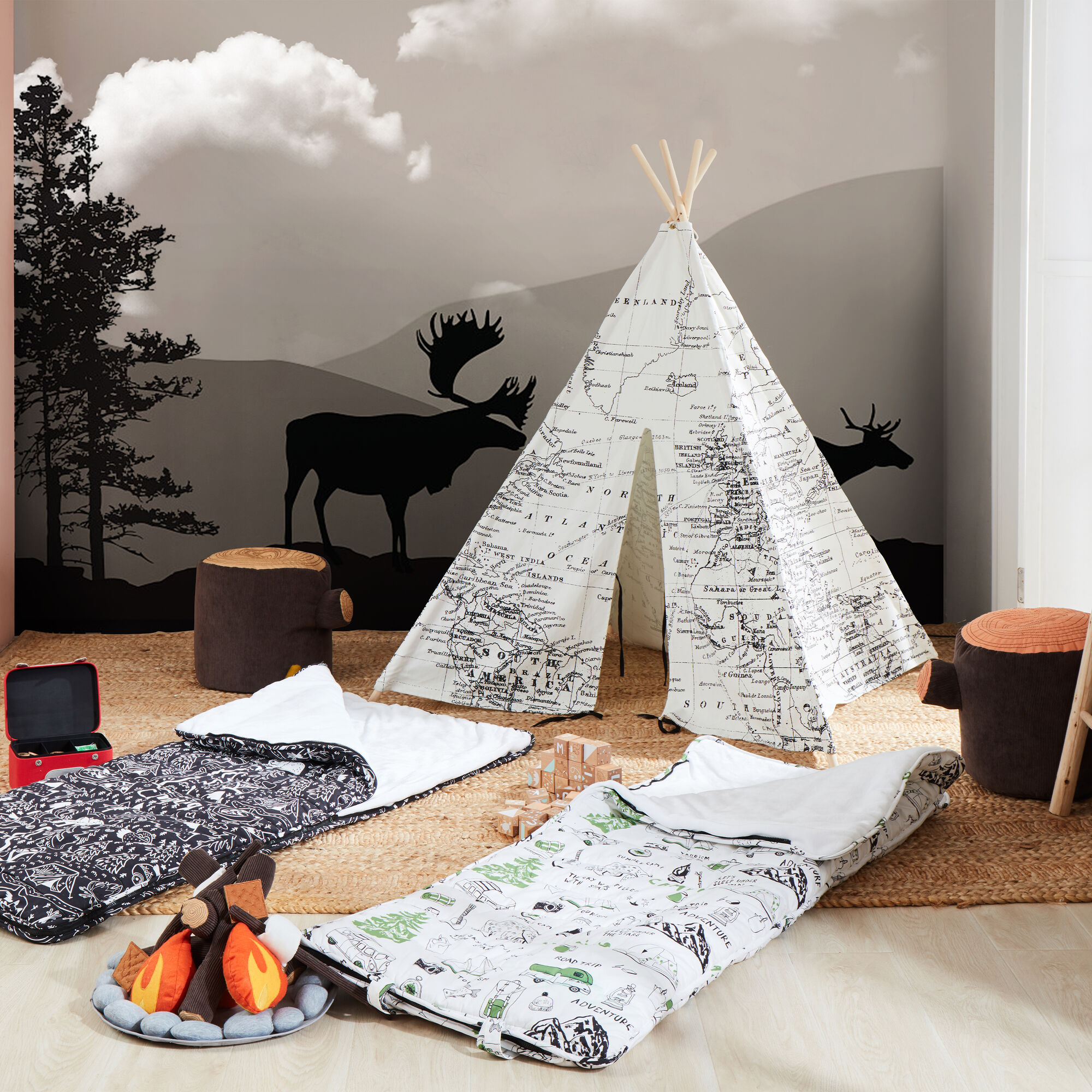 Sunny World Map Teepee Tent - Black/White