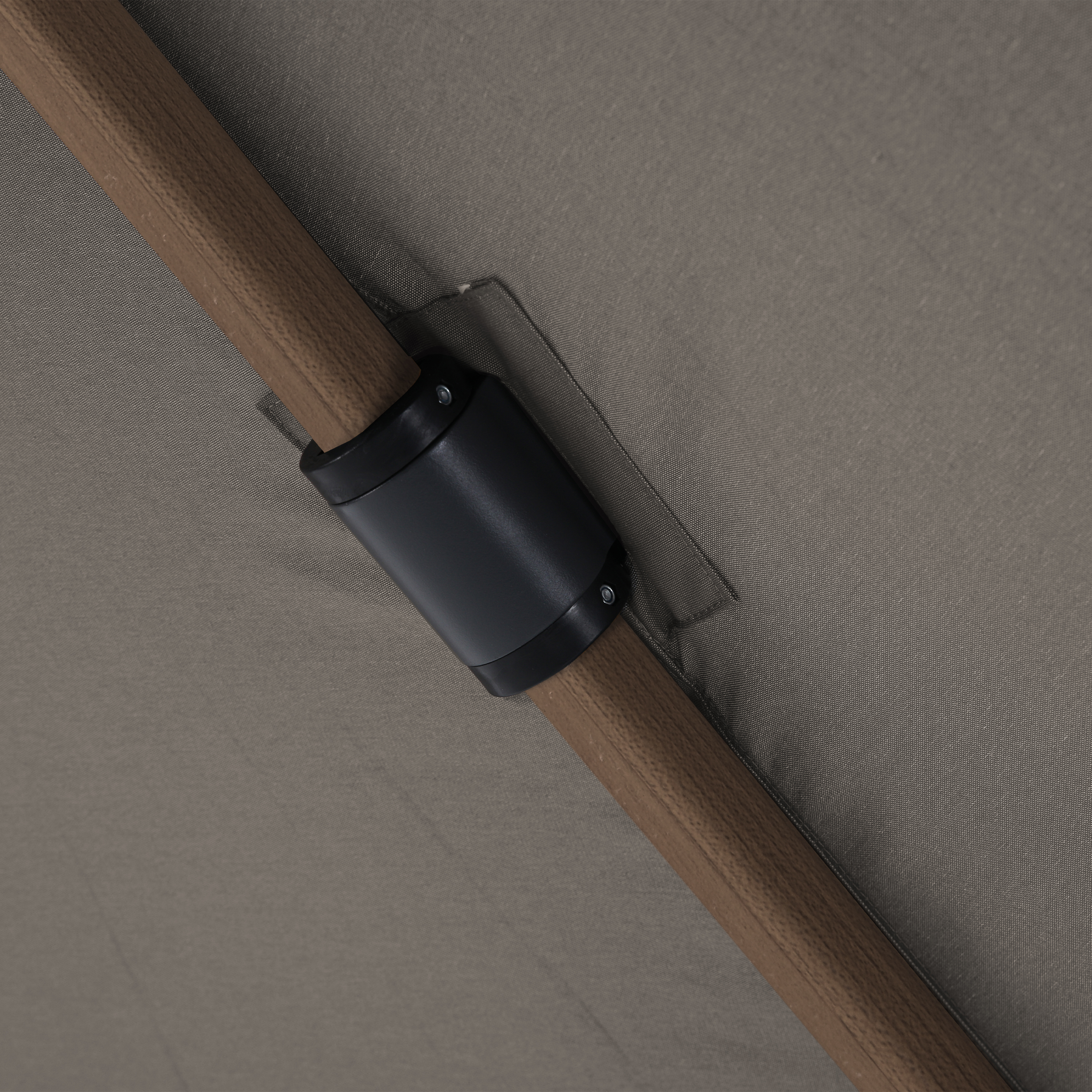 AXI Apollo Premium Cantilever Parasol 300x300cm incl. granite base with wheels Oaklook/Taupe – Complete set