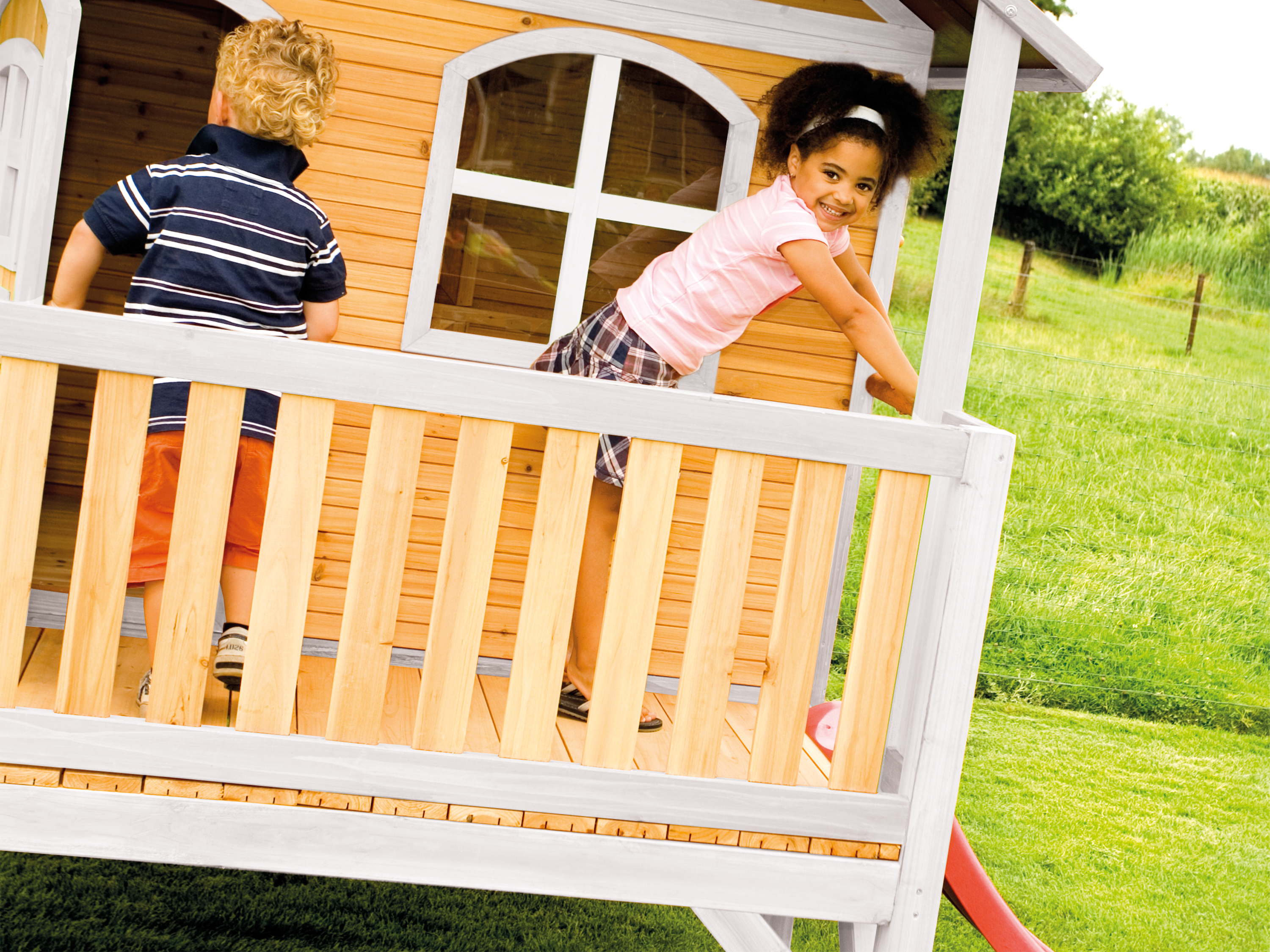 AXI Stef Playhouse Brown/White - Red Slide