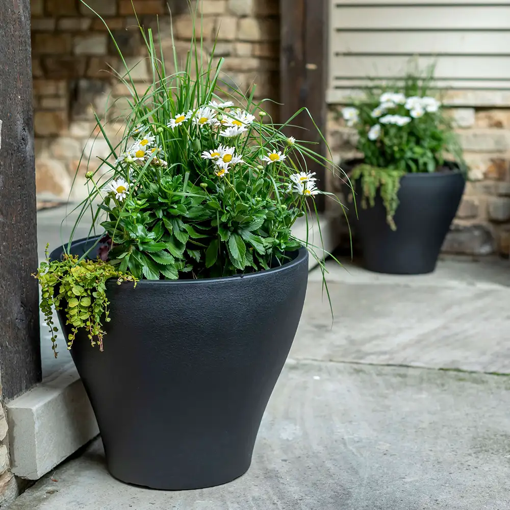 Step2 Fernway Flower Pot - Onyx Black