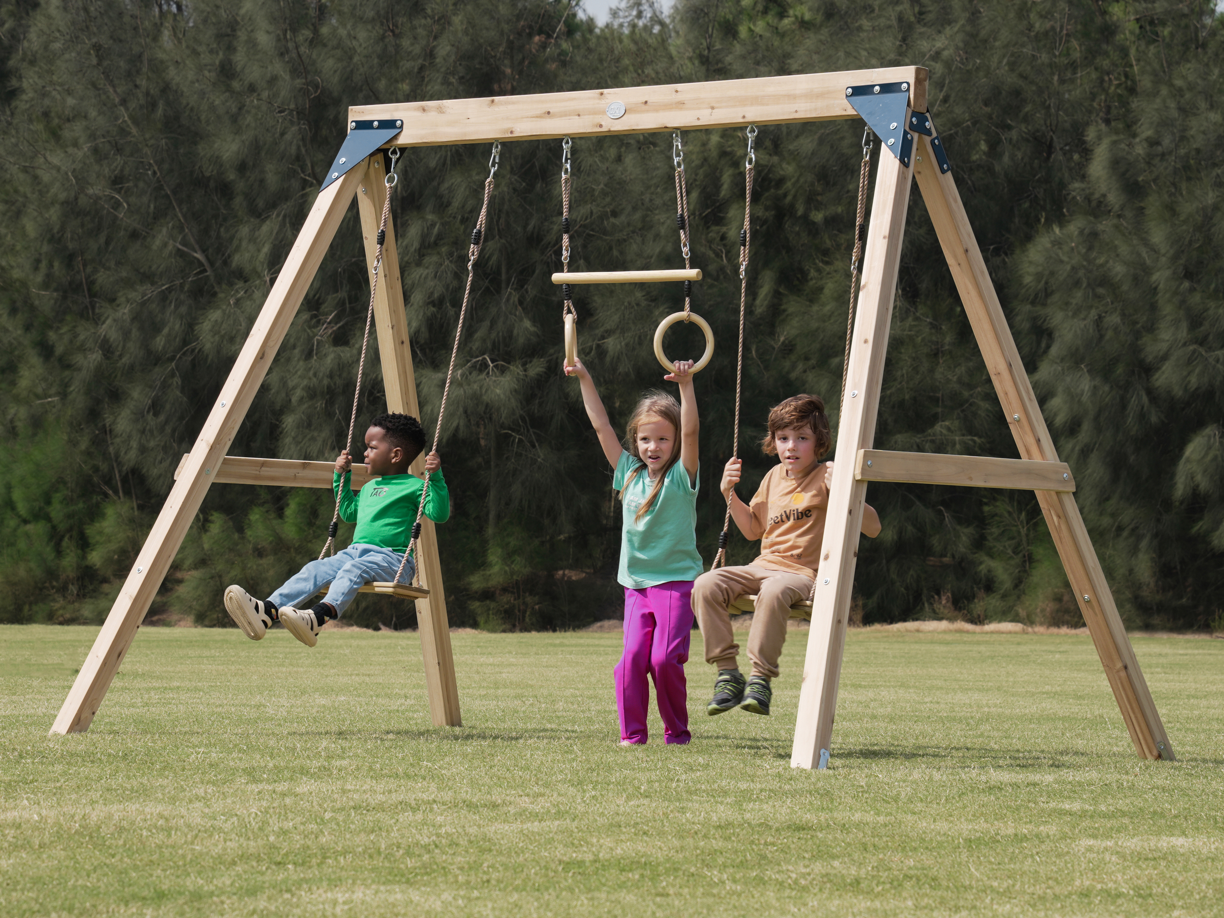 AXI Maya Double Swing Set with Trapeze