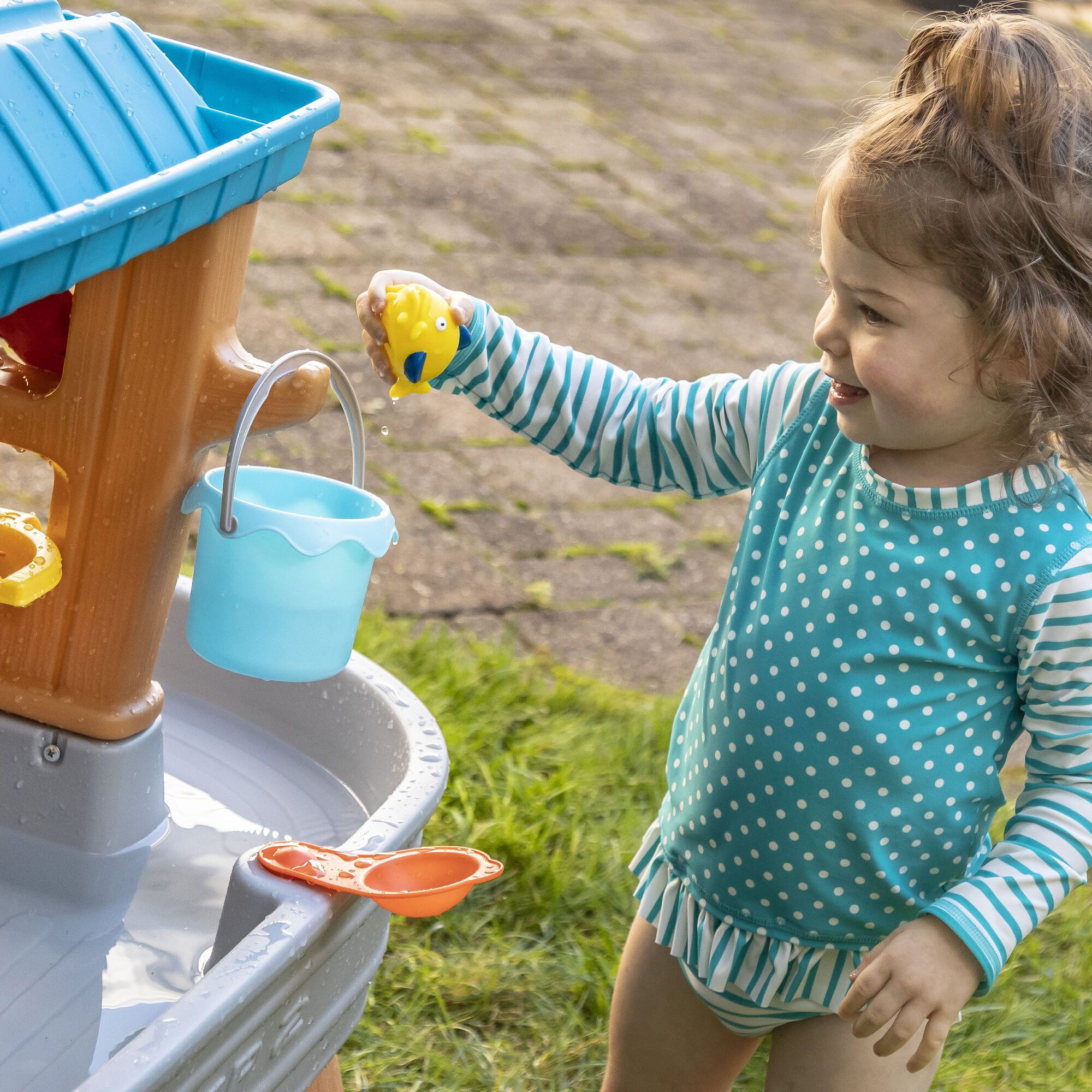 Step2 Rain Showers Splash Tub Water Table