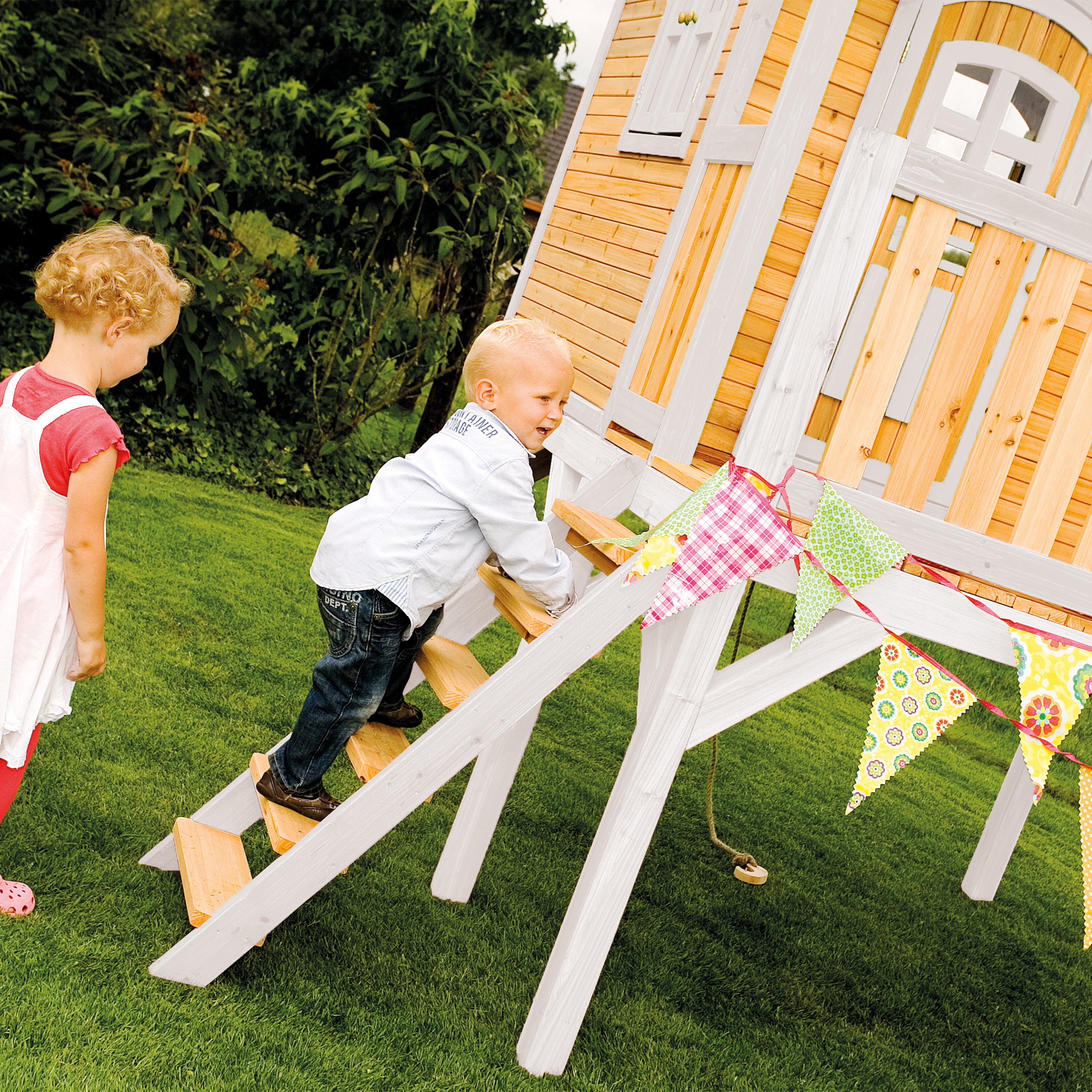 AXI Sophie Playhouse Brown/White - Blue Slide