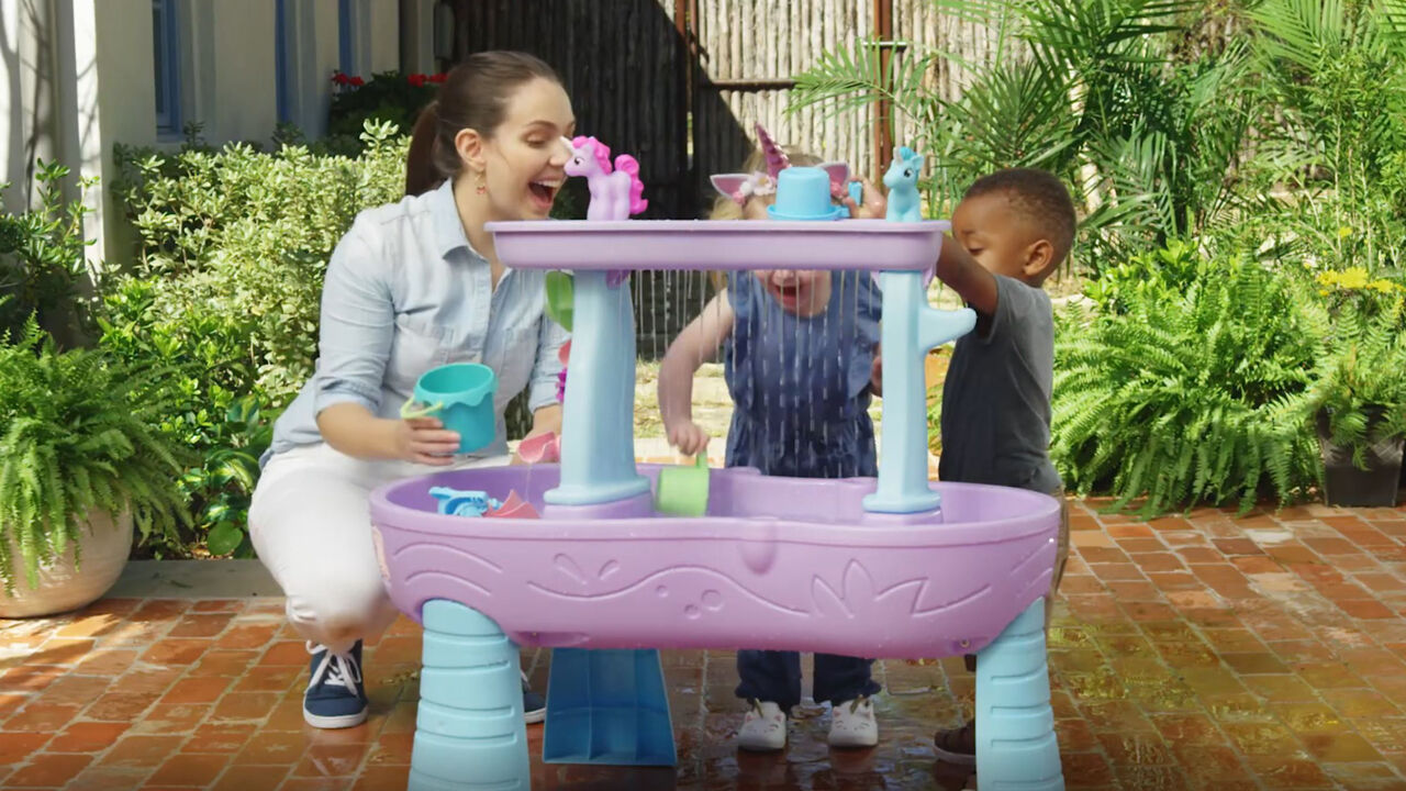 Step2 Rain Showers & Unicorns Water Table