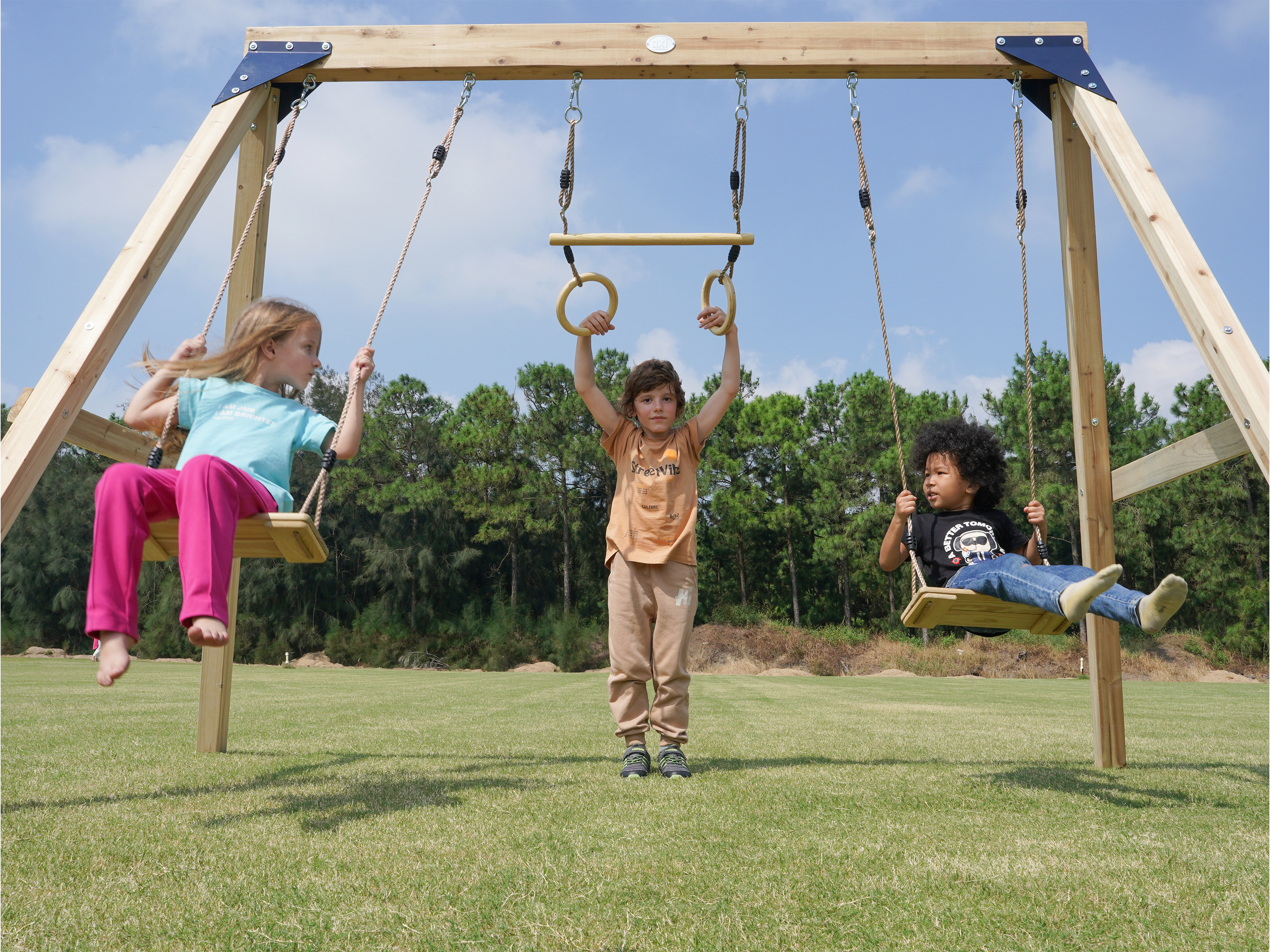 AXI Maya Double Swing Set with Trapeze