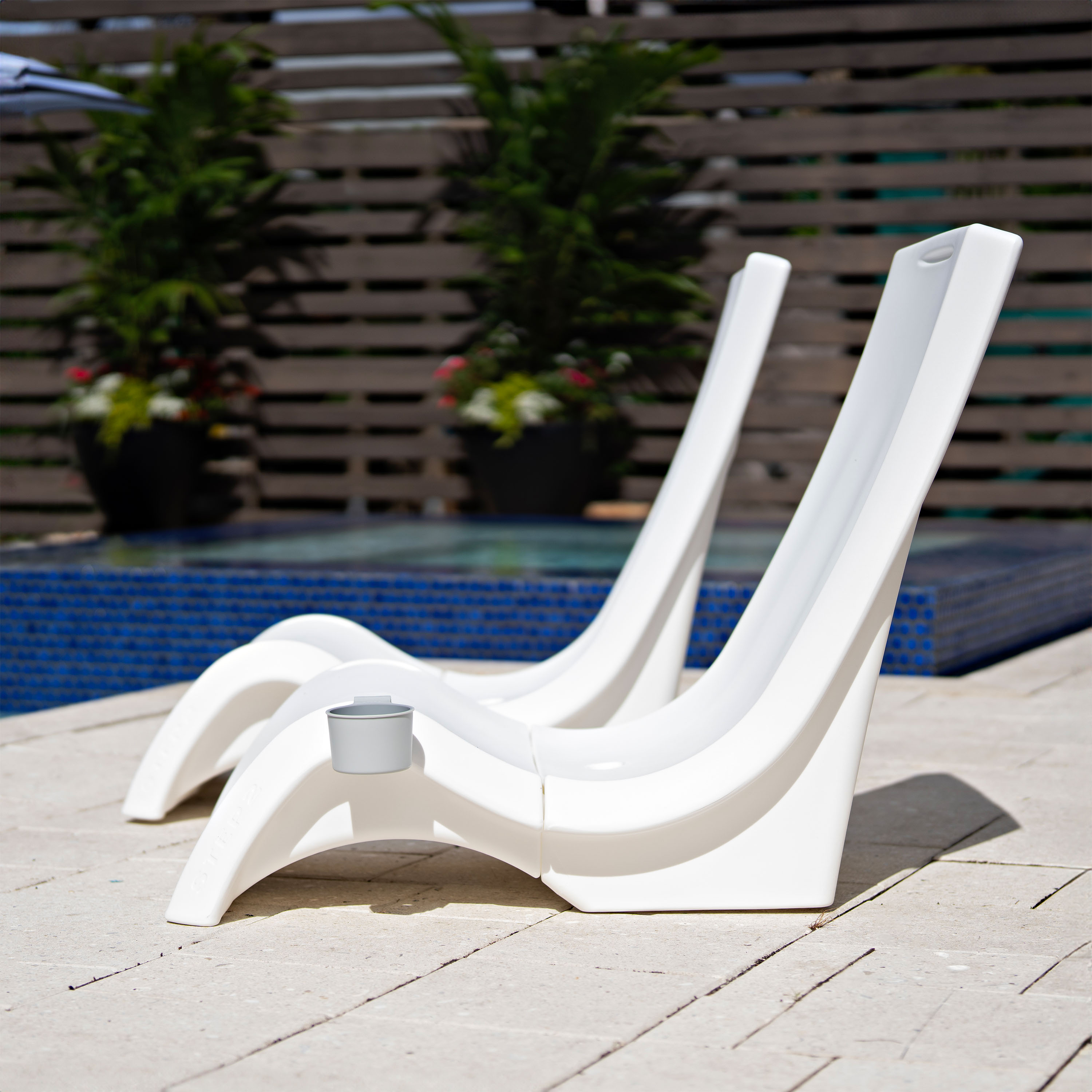 Step2 Vero Pool Chair White