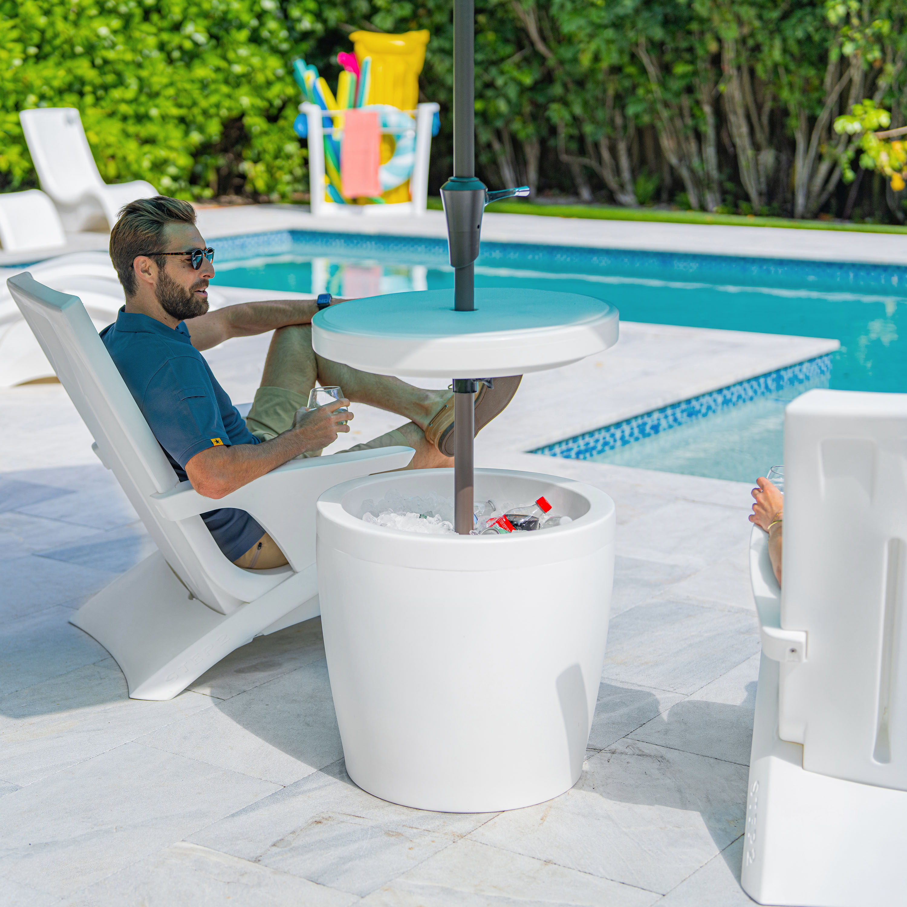 Step2 Vero In-Pool Shade Table White