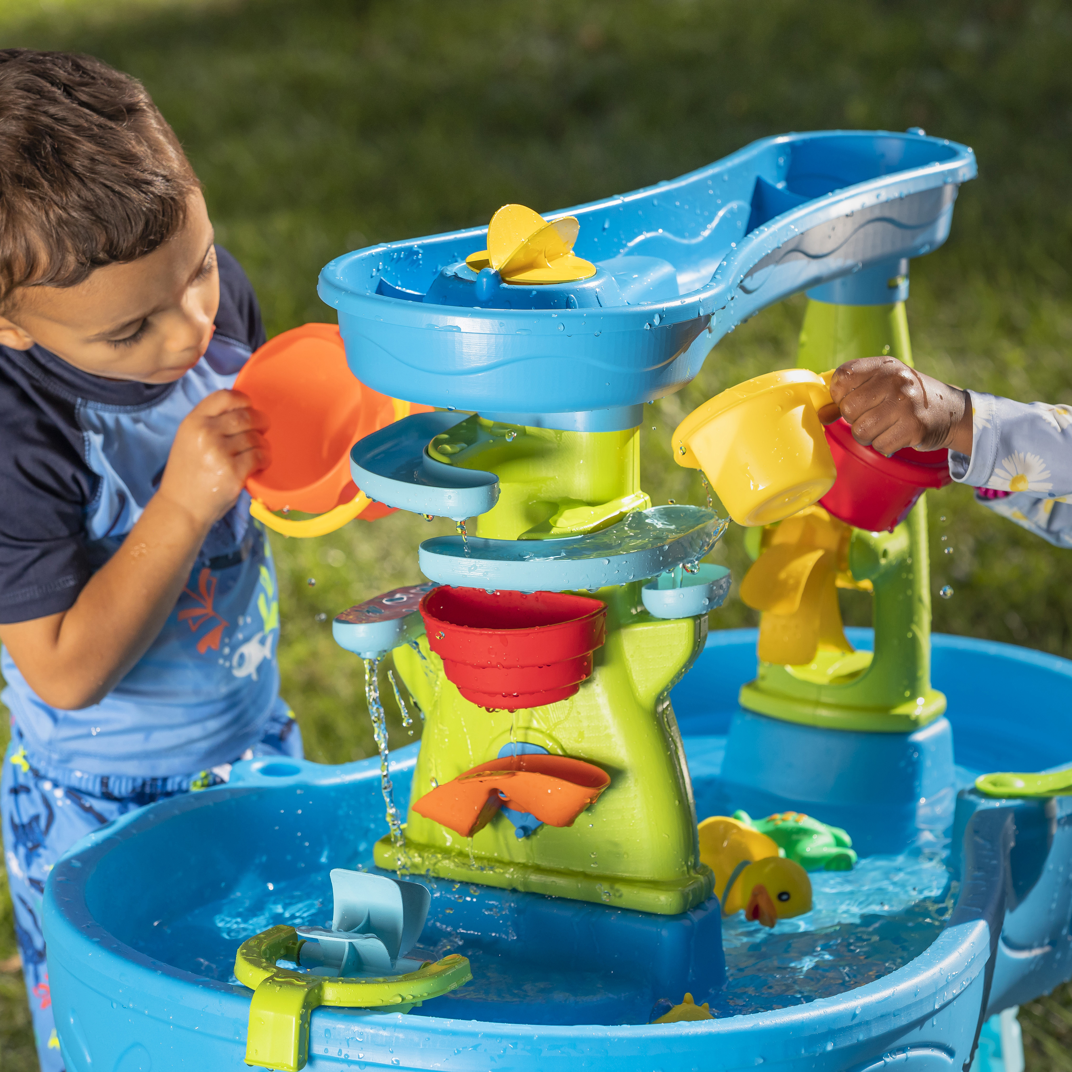 Step2 Double Showers Splash Water Table