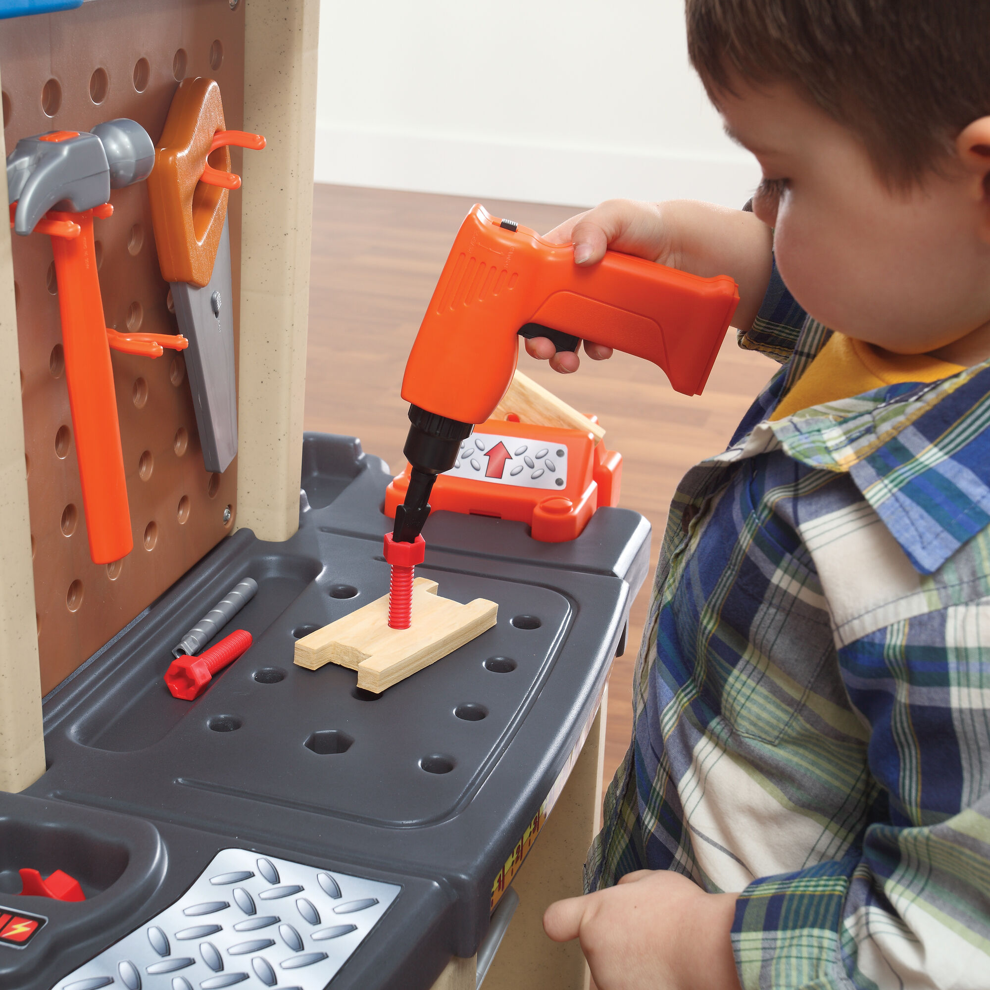 Step2 Handy Helper's WorkBench