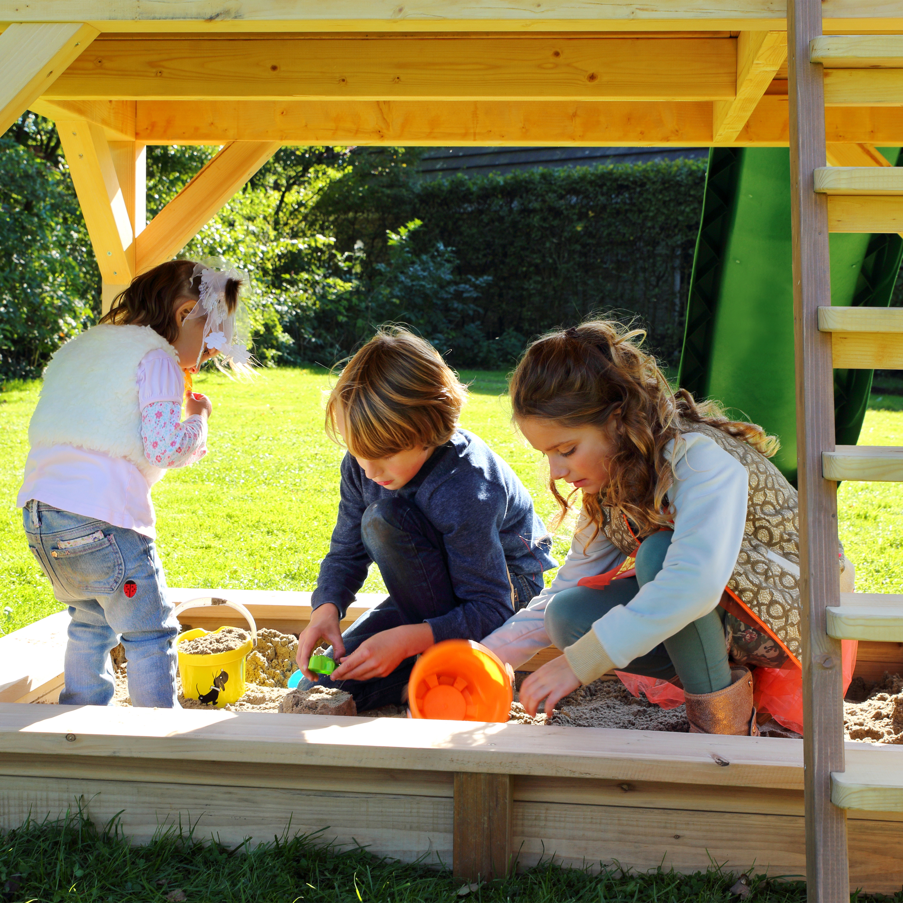 AXI Romy Playhouse Brown/Green - Green Slide