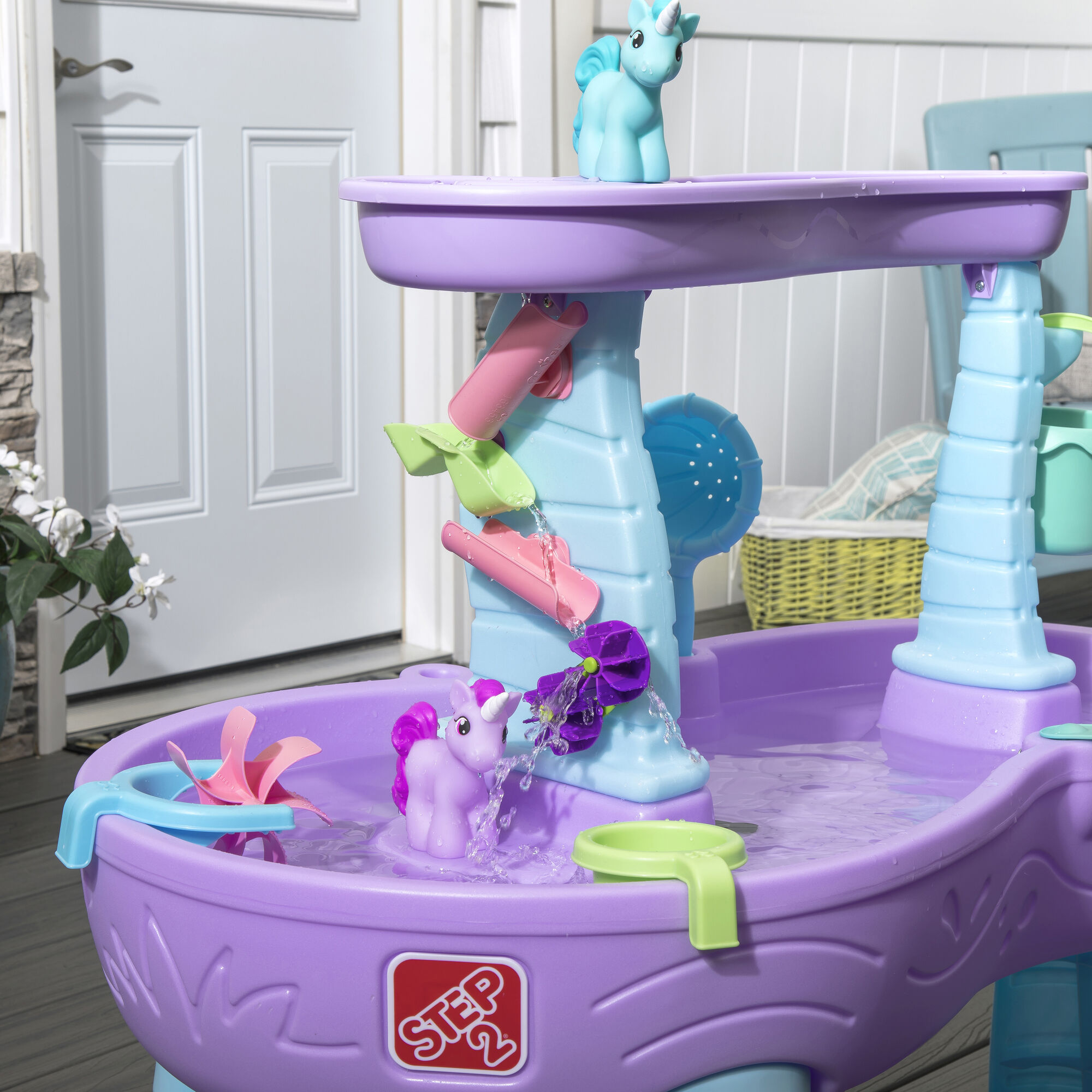 Step2 Rain Showers & Unicorns Water Table