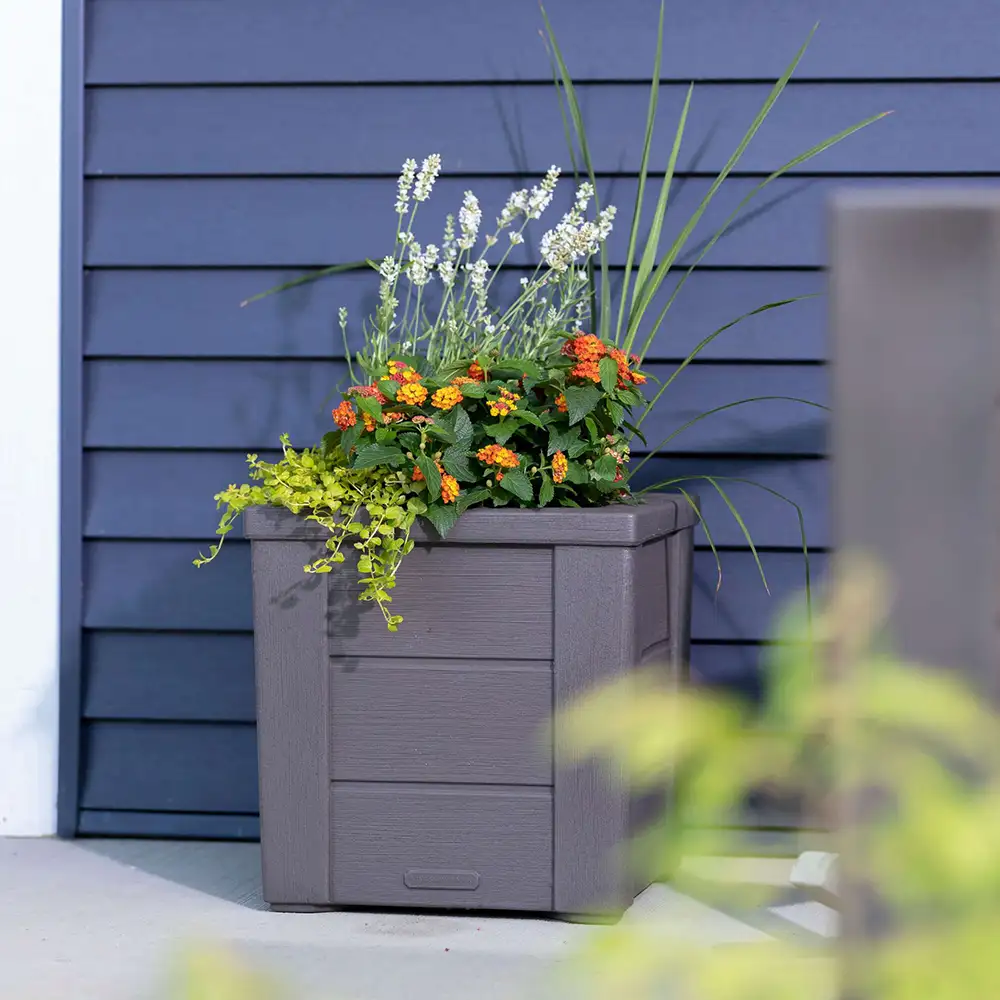 Step2 Lakewood Planter Box - Dark Cedar