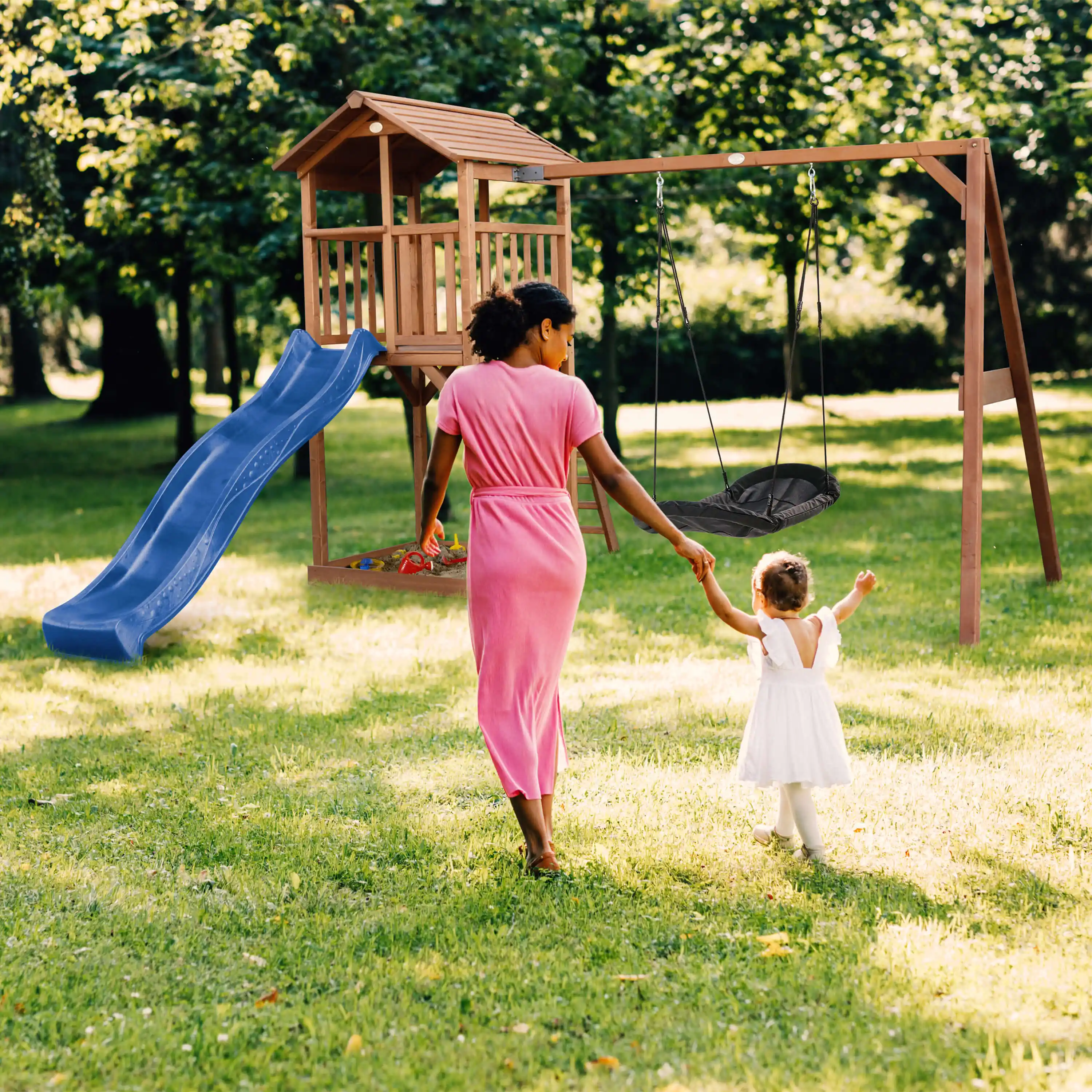 AXI Beach Tower with Roxy Nest Swing Set Brown - Blue Slide