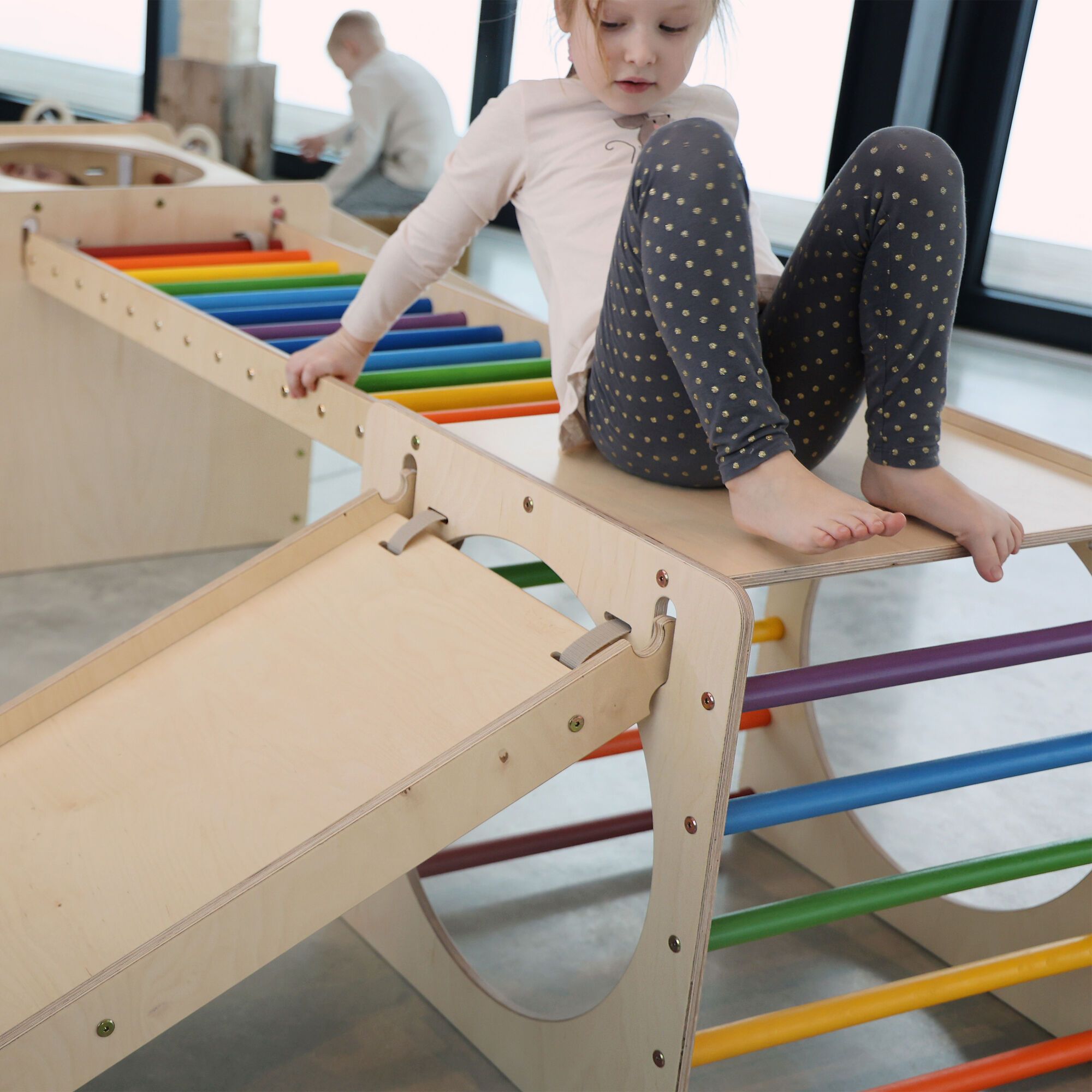 KateHaa Houten Activiteiten Kubus met Klimwand Regenboog-4751038480963 KateHaa Houten Activiteiten Kubus met Klimwand Regenboog