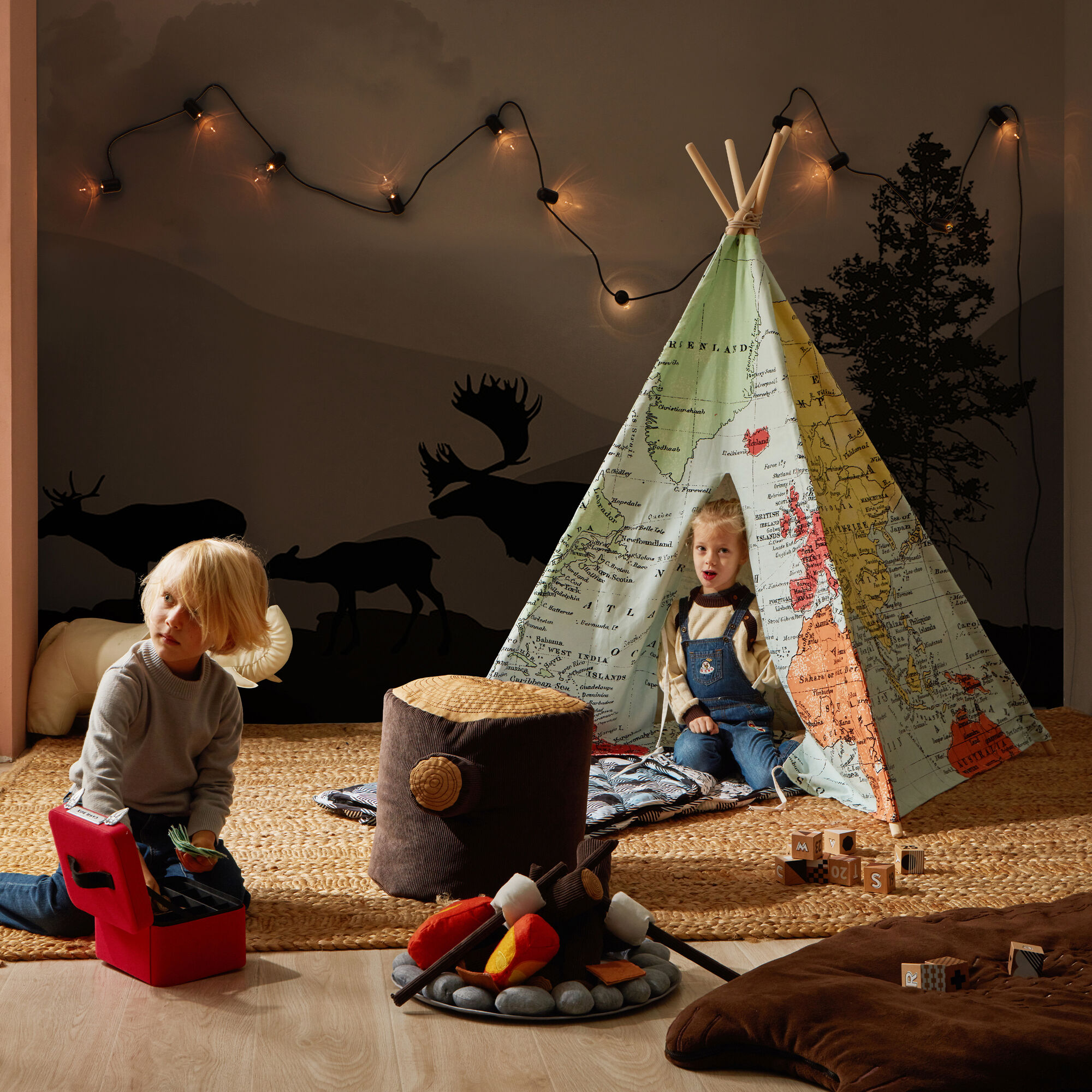 Sunny World Map Teepee Tent - Multicolor