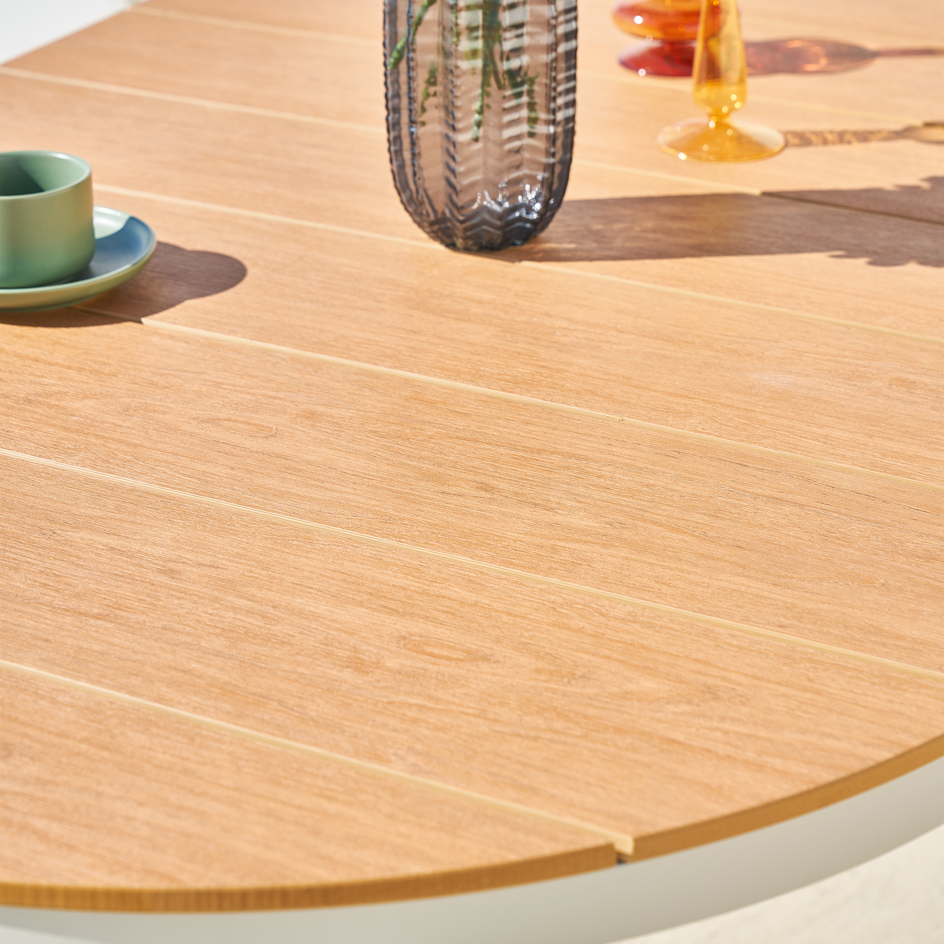 AXI Jax Picnic Table with 2 benches Oval – Sandy Beige/Teak-look Polywood