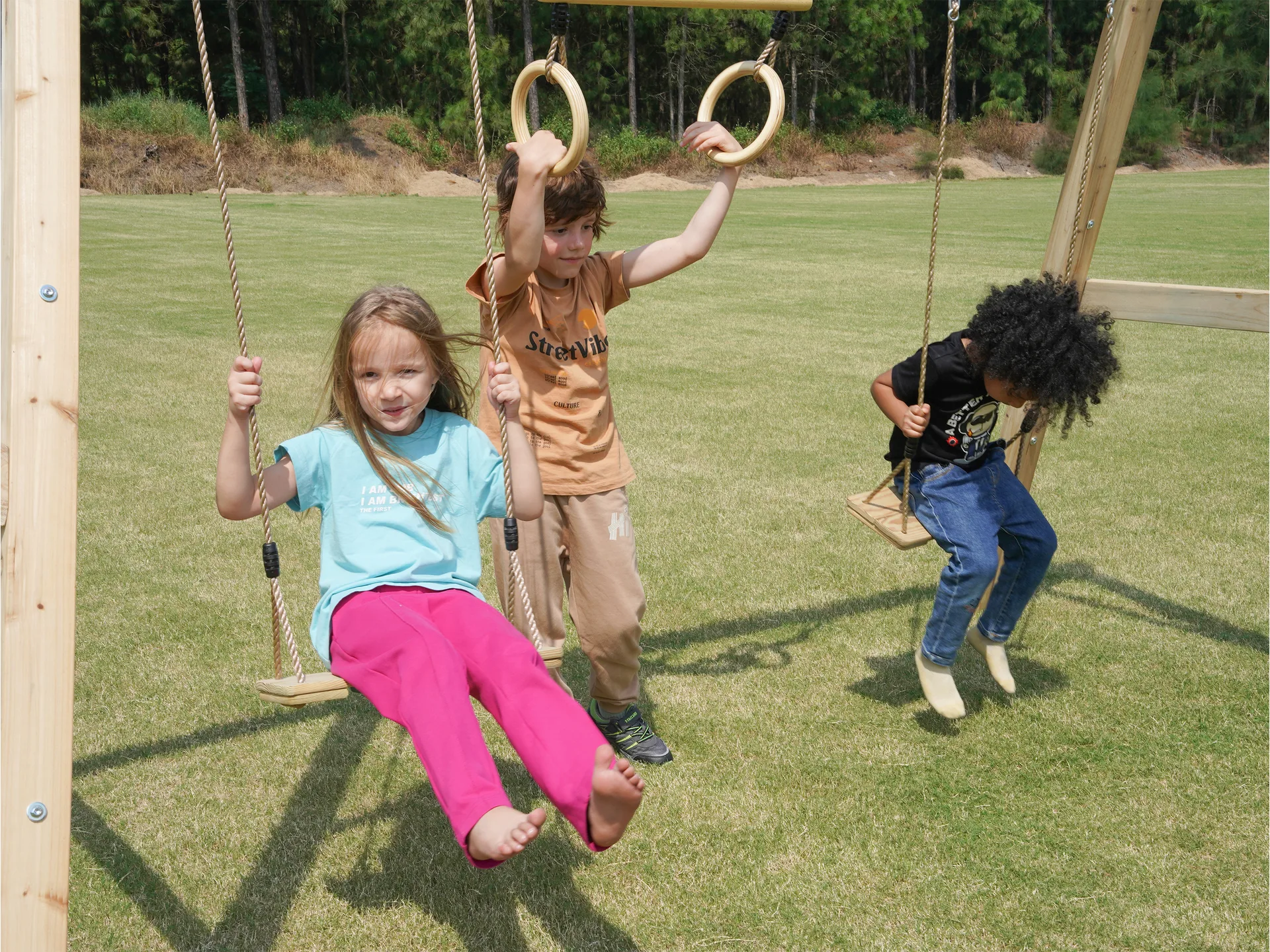 AXI Maya Double Swing Set with Trapeze