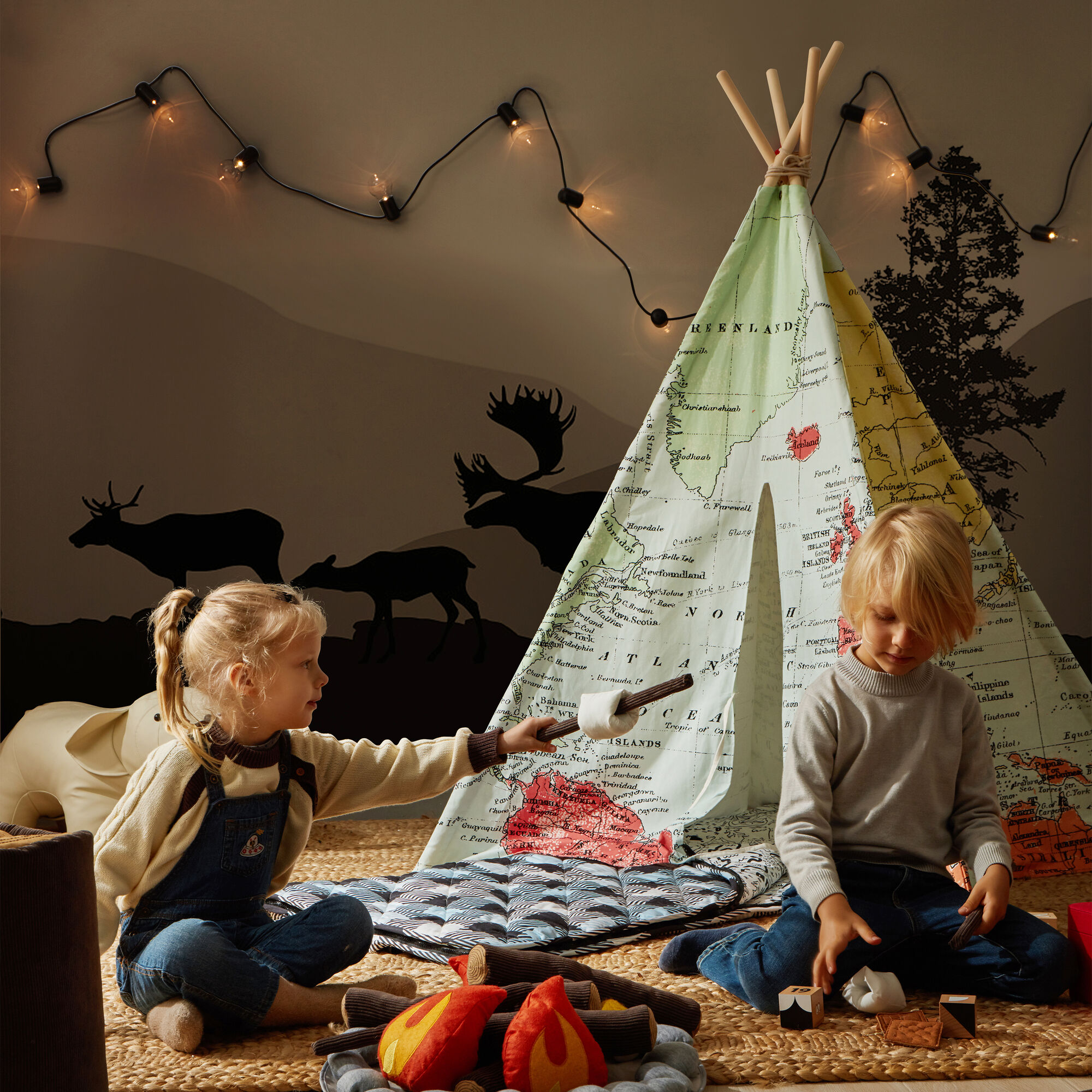 Sunny World Map Teepee Tent - Multicolor