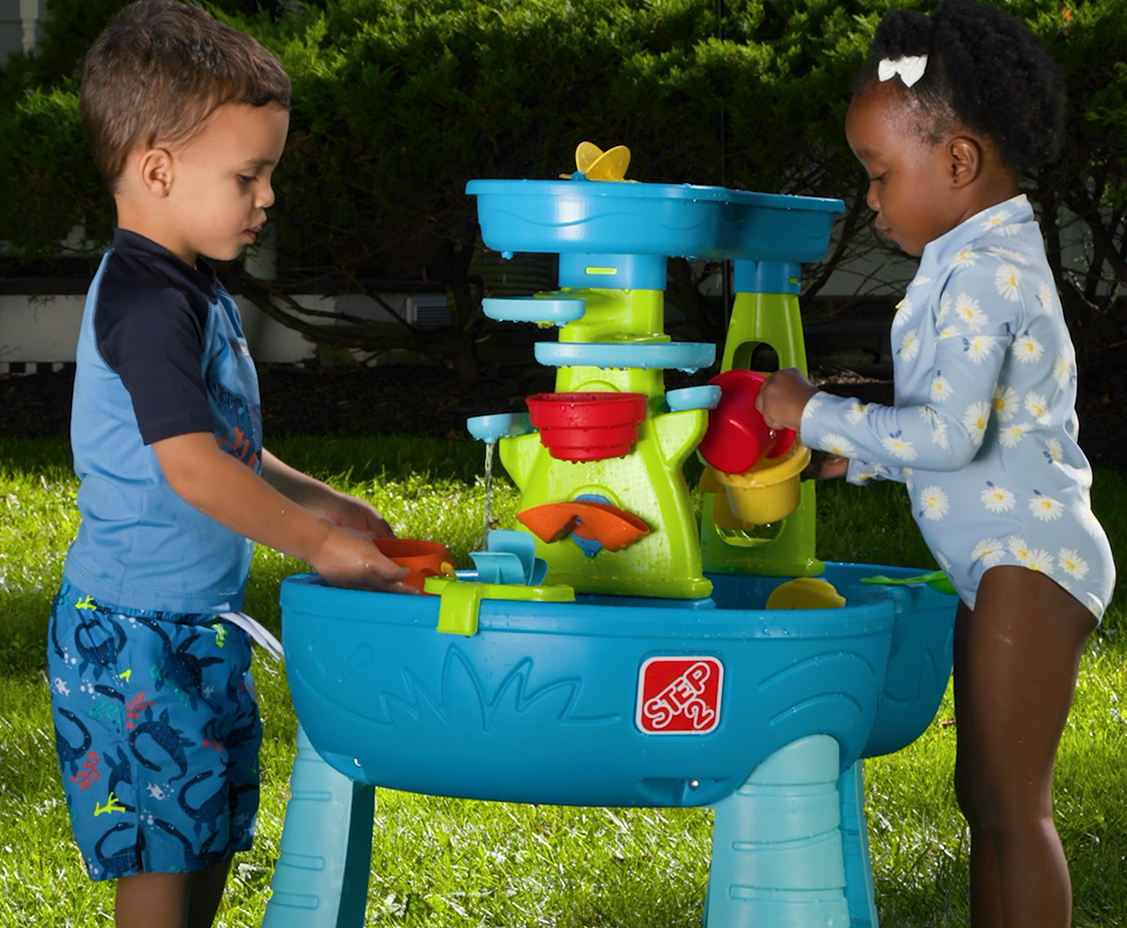 Step2 Double Showers Splash Water Table