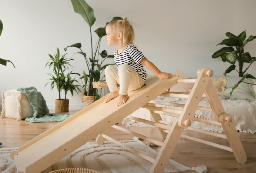 Ette Tete Mopitri modifiable Climbing Frame with ramp